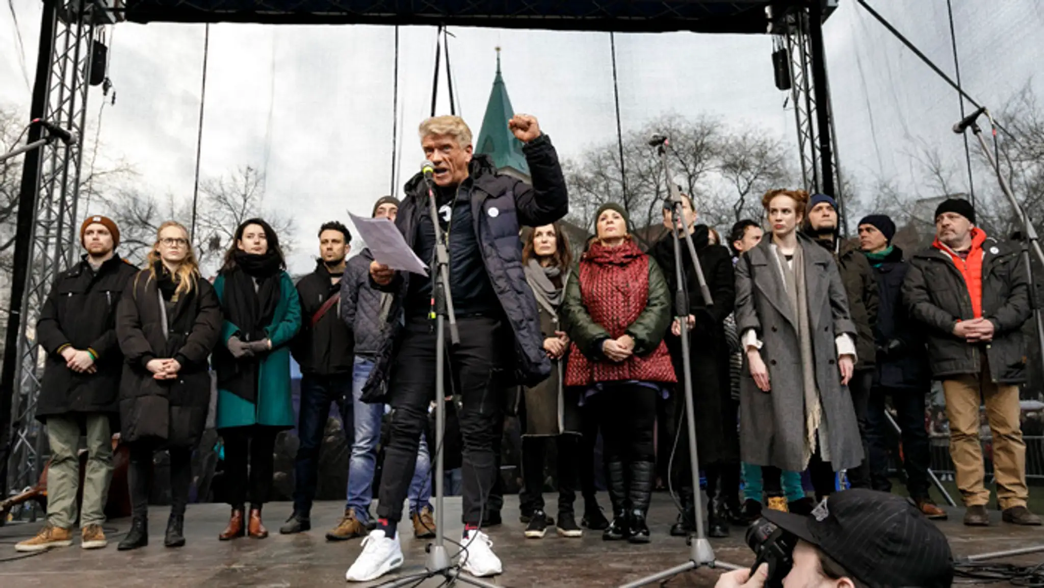 Richard Stanke a herci na proteste Za slušné Slovensko v Bratislave.