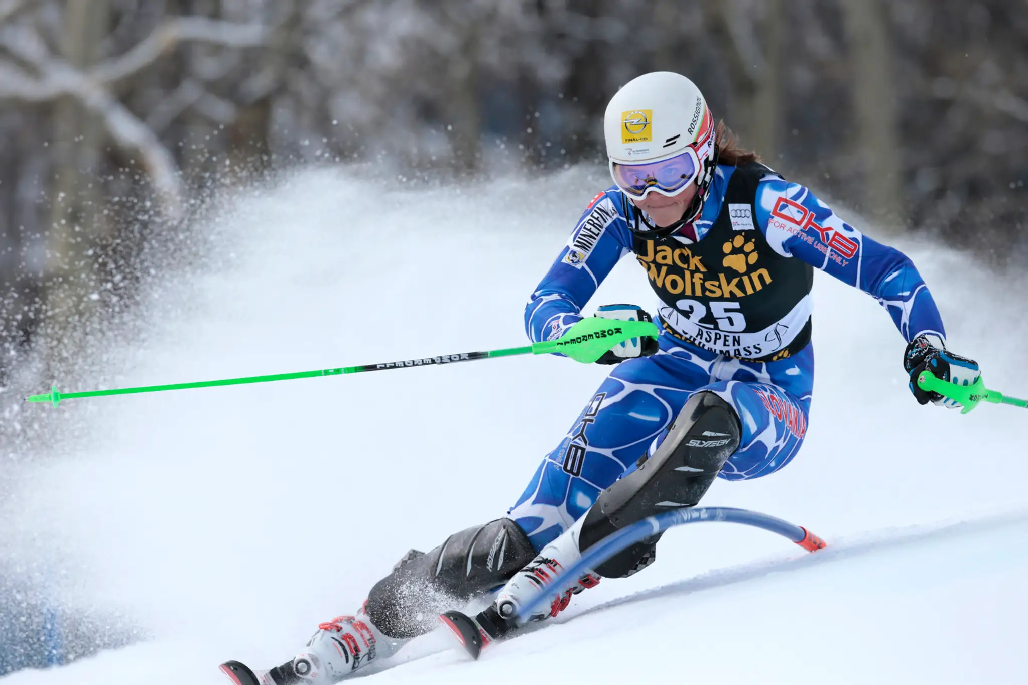 Petra Vlhová počas slalomu v americkom Aspene.