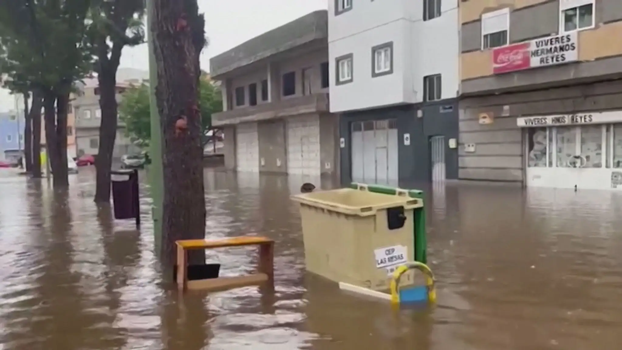 Tropická búrka na Kanároch.