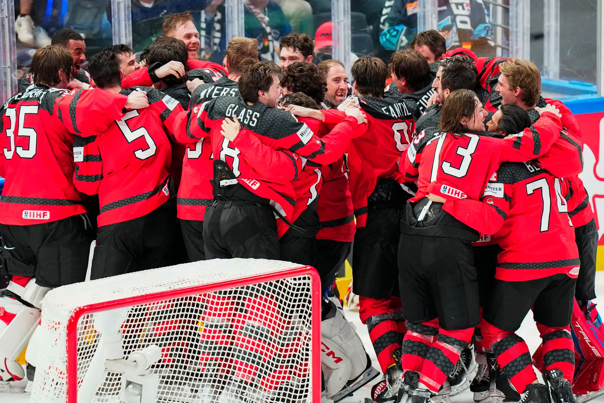 Kanadské nadšenie po zisku titulu majstrov sveta.