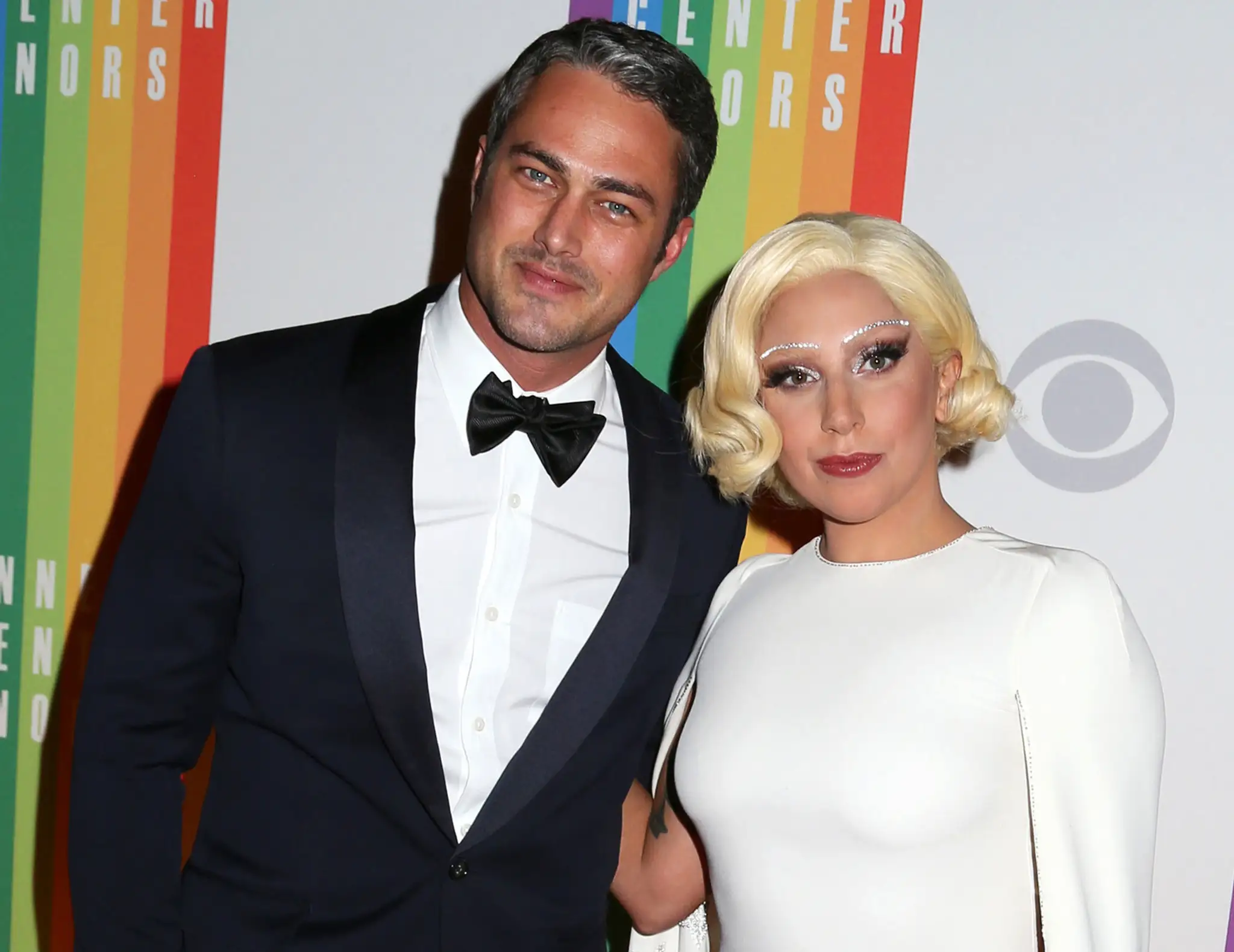 Taylor Kinney požiadal Lady Gaga na Valentína o ruku.