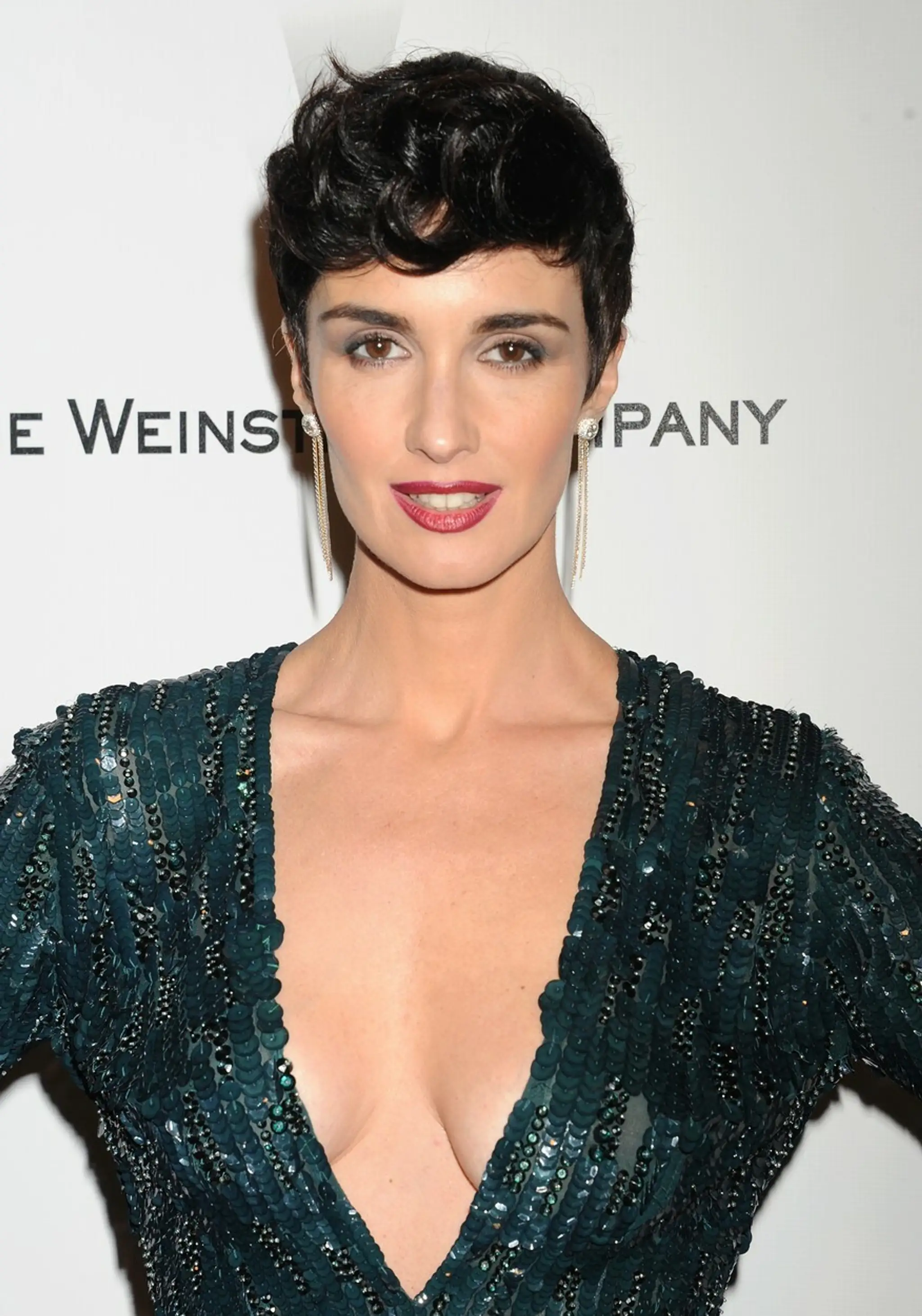 Paz Vega s krátkymi vlasmi.