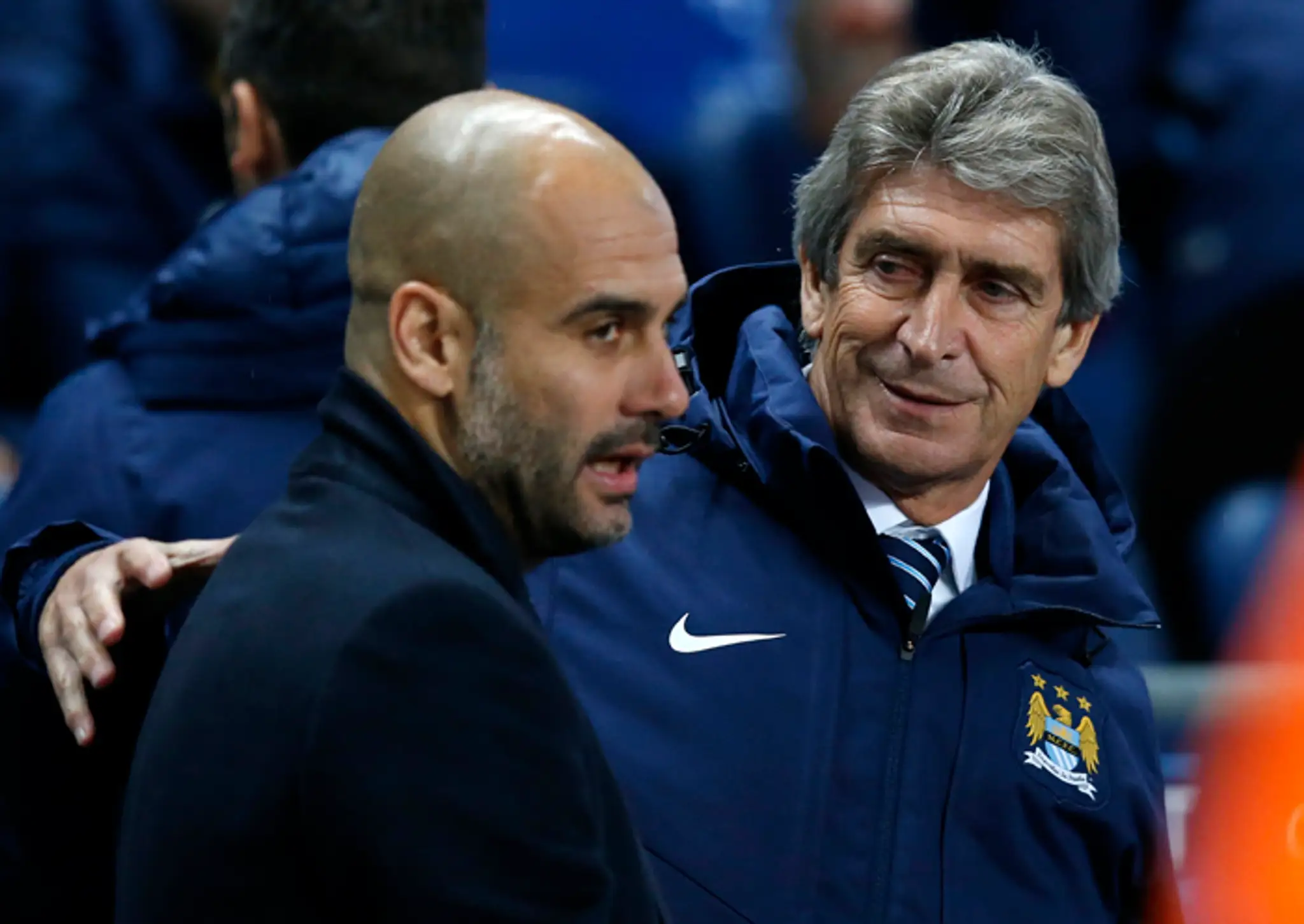 Na archívnej snímke z 25. novembra 2014 Manuel Pellegrini (vpravo) a Pep Guardiola.