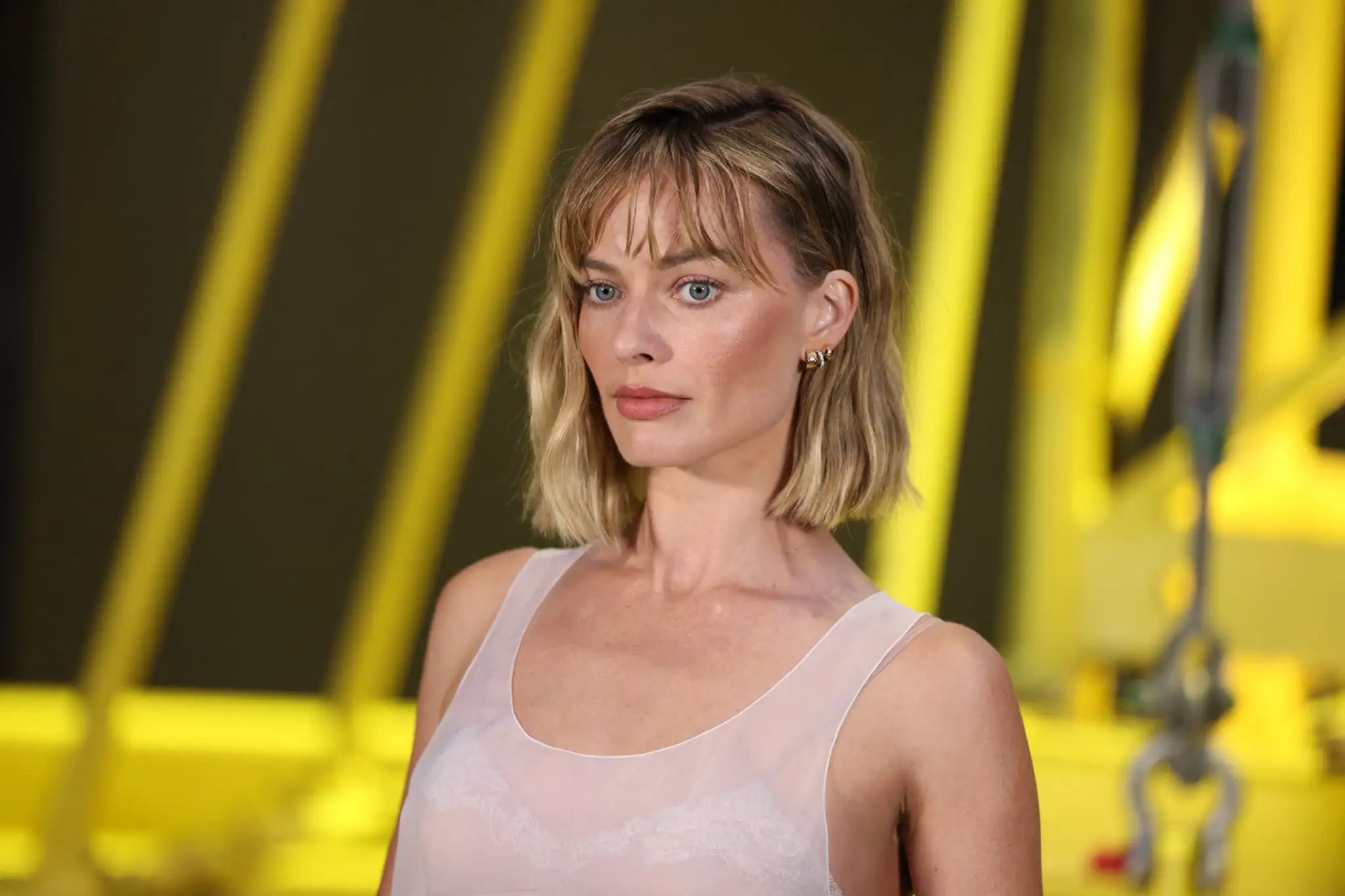 Margot Robbie sa pýši štýlovým účesom. 