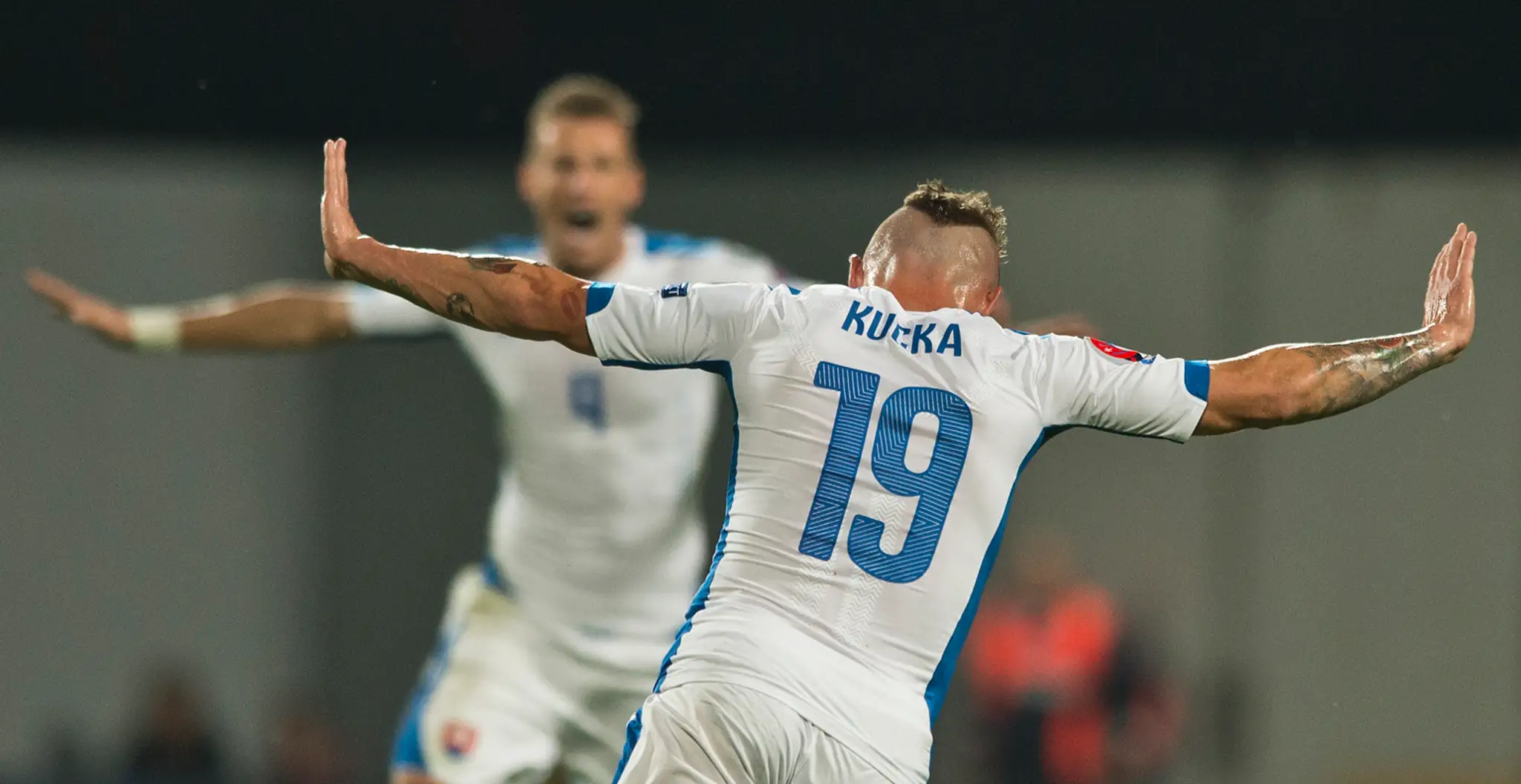 Juraj Kucka sa raduje z gólu proti Španielsku v kvalikačnom zápase na EURO 2016.