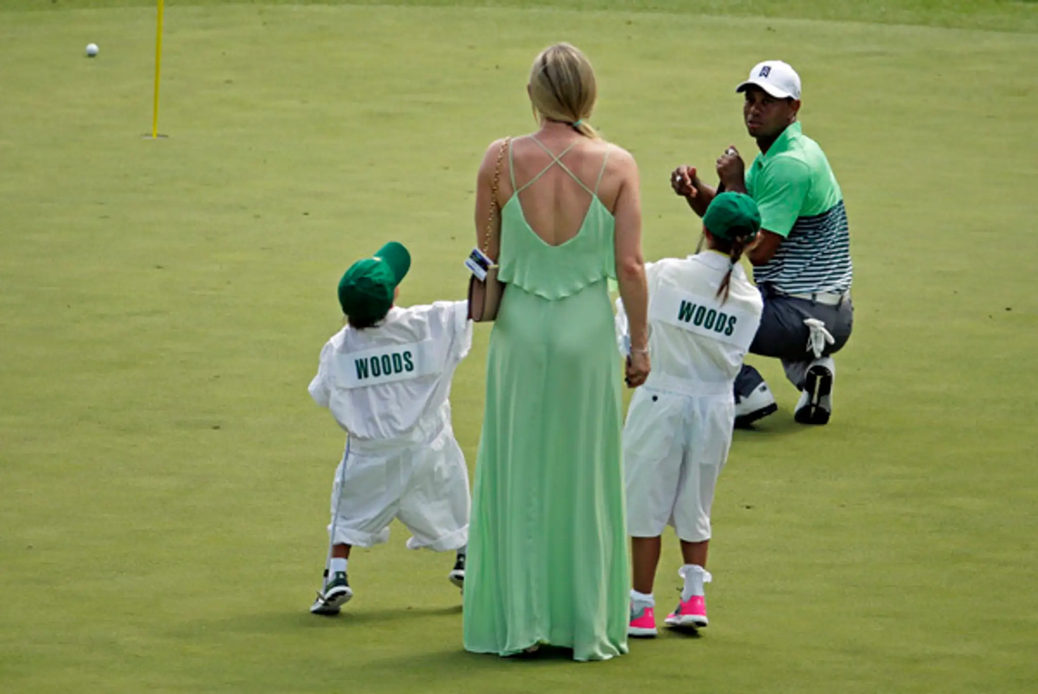 Lindsey Vonnová s Tigerom Woodsom na greene a jeho dcérou Sam a synom Charliem.