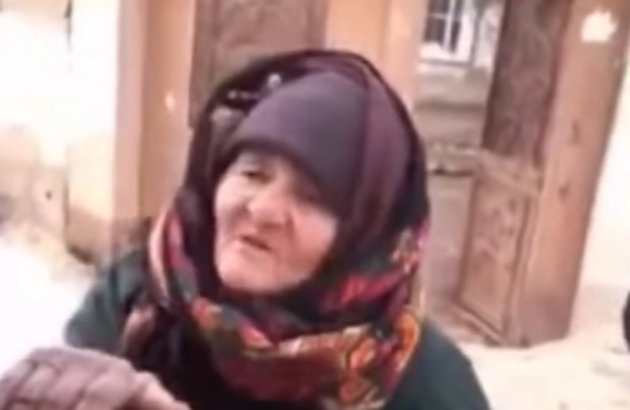 Starenka sa pustila do islamistov.