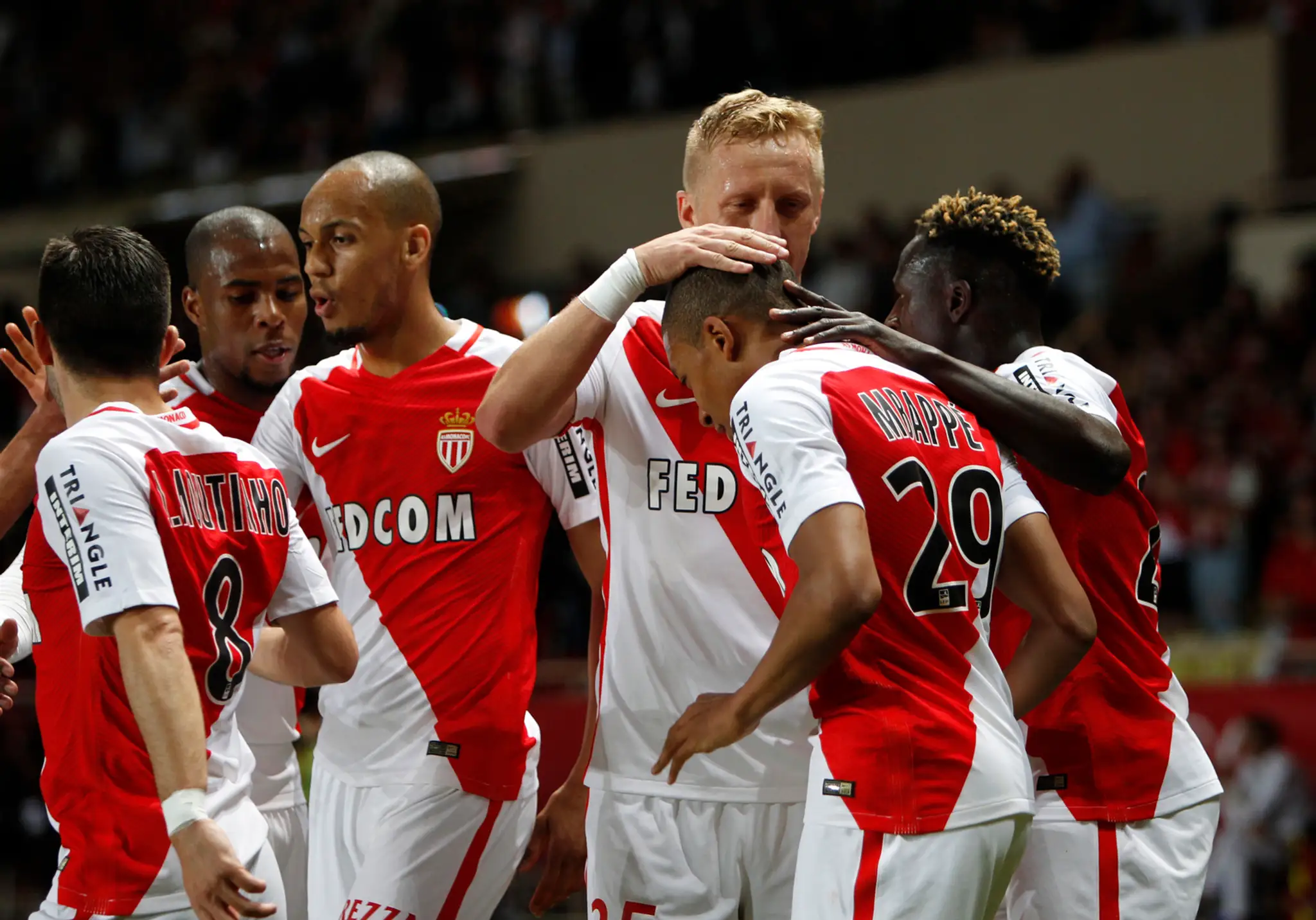 Radosť hráčov AS Monaco po góle v ligovom dueli proti Saint-Étienne.