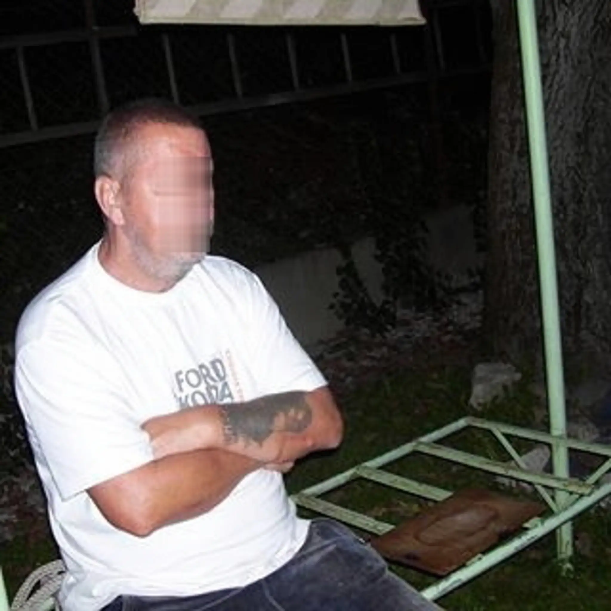 Muža obvinili z lúpeže a nedovoleného ozbrojovania
