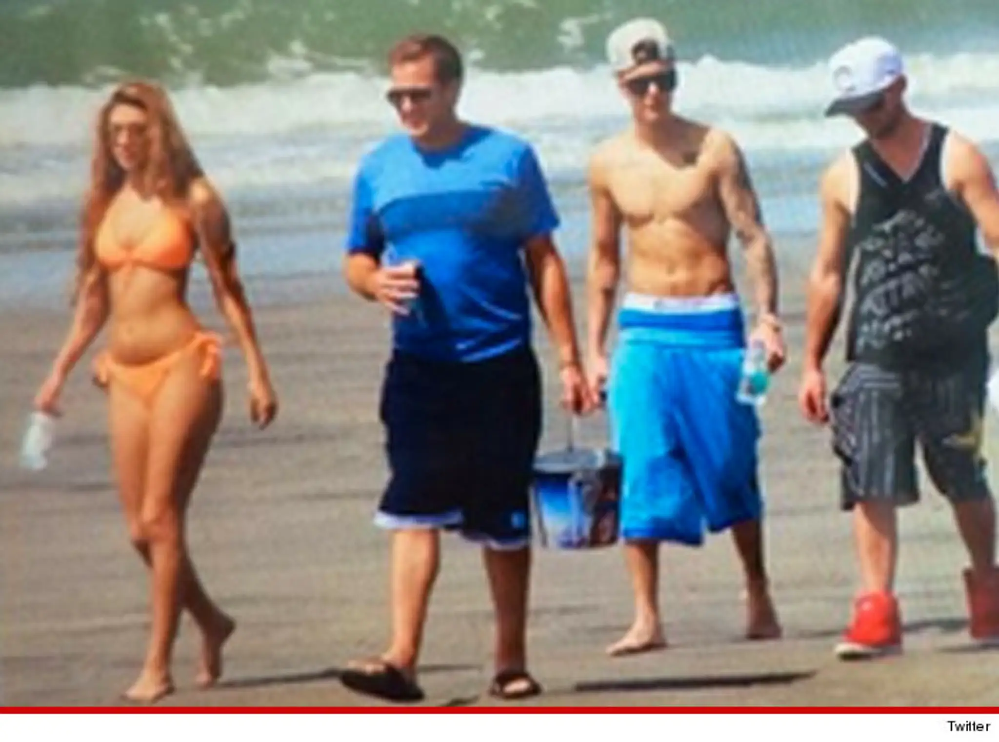 0125-chantel-justin-bieber-panama-twitter-3.jpg