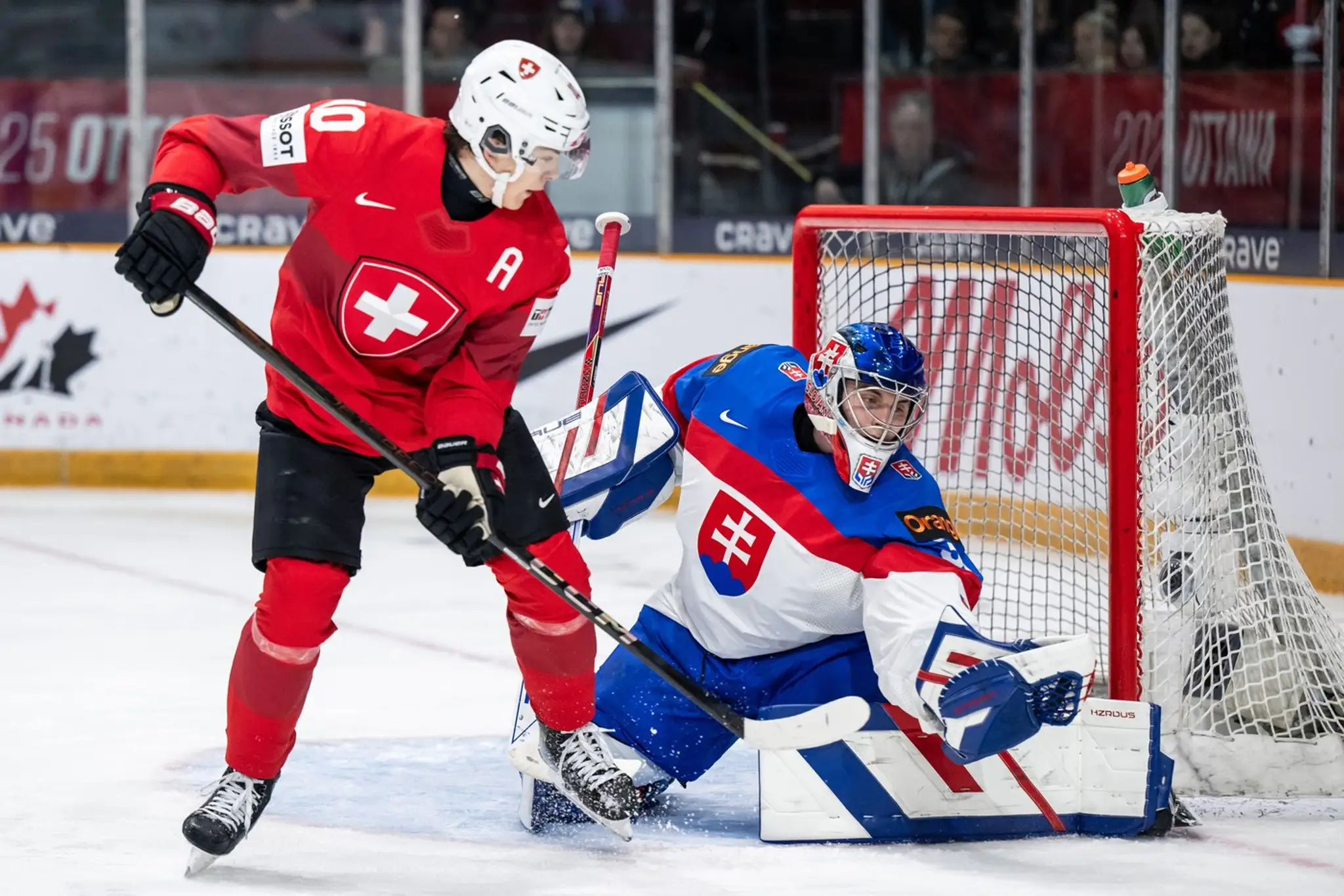 Slovensko uspelo v zápase proti Švajčiarsku aj vďaka skvelemu výkonu brankára Urbana.