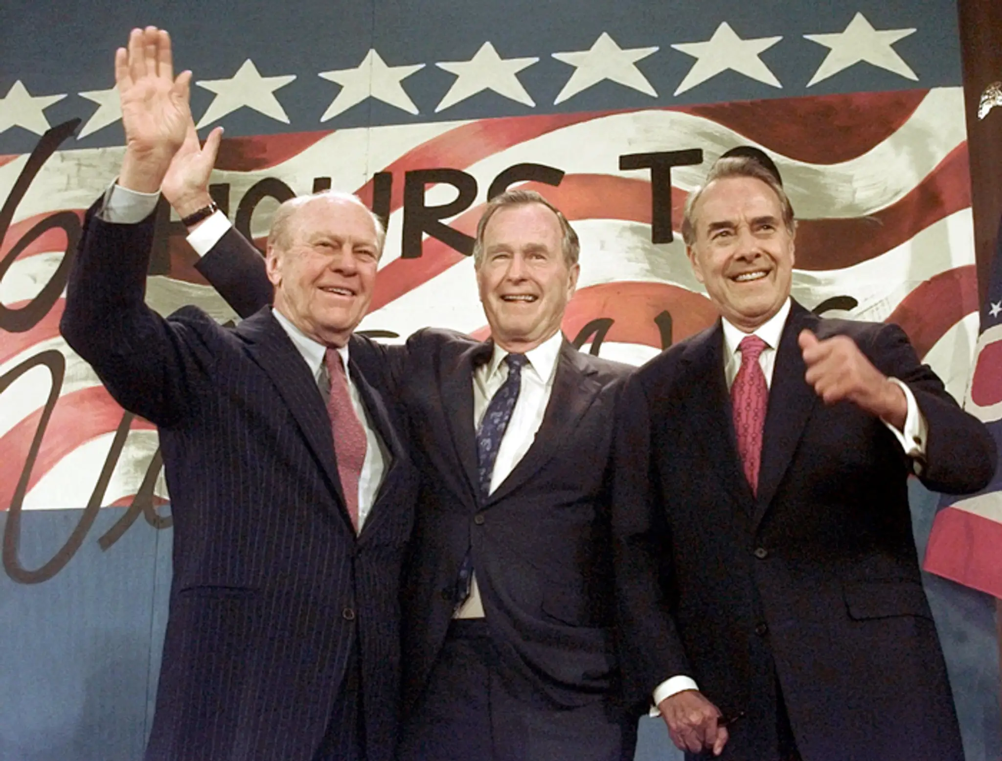 Bývalý viceprezident Walter Mondale v Minneapolise s manželkou Joanou (30. októbra 2002).