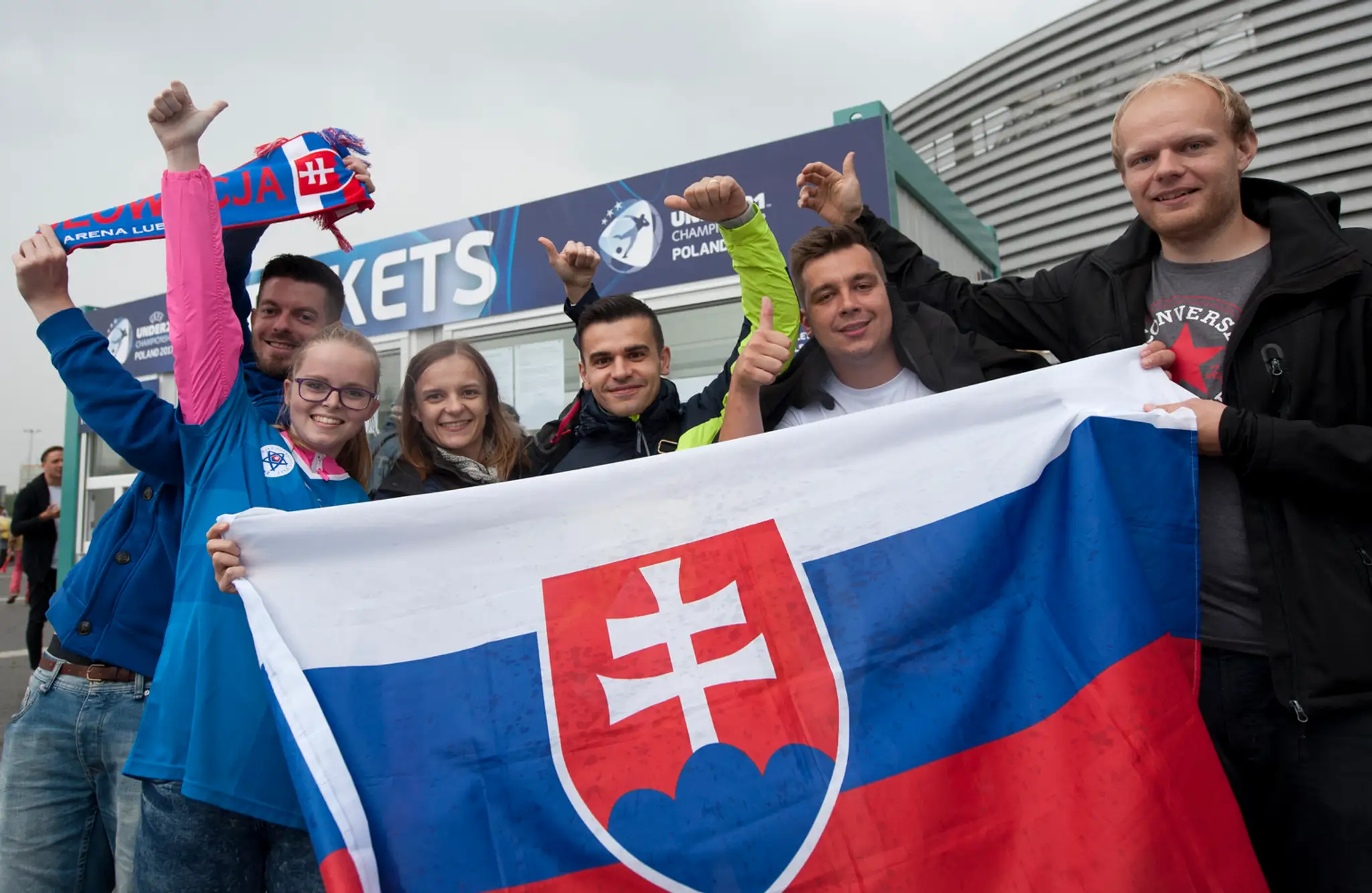 Pozitívne naladení slovenskí fanúšikovia pred duelom Slovensko 21 - Anglicko 21