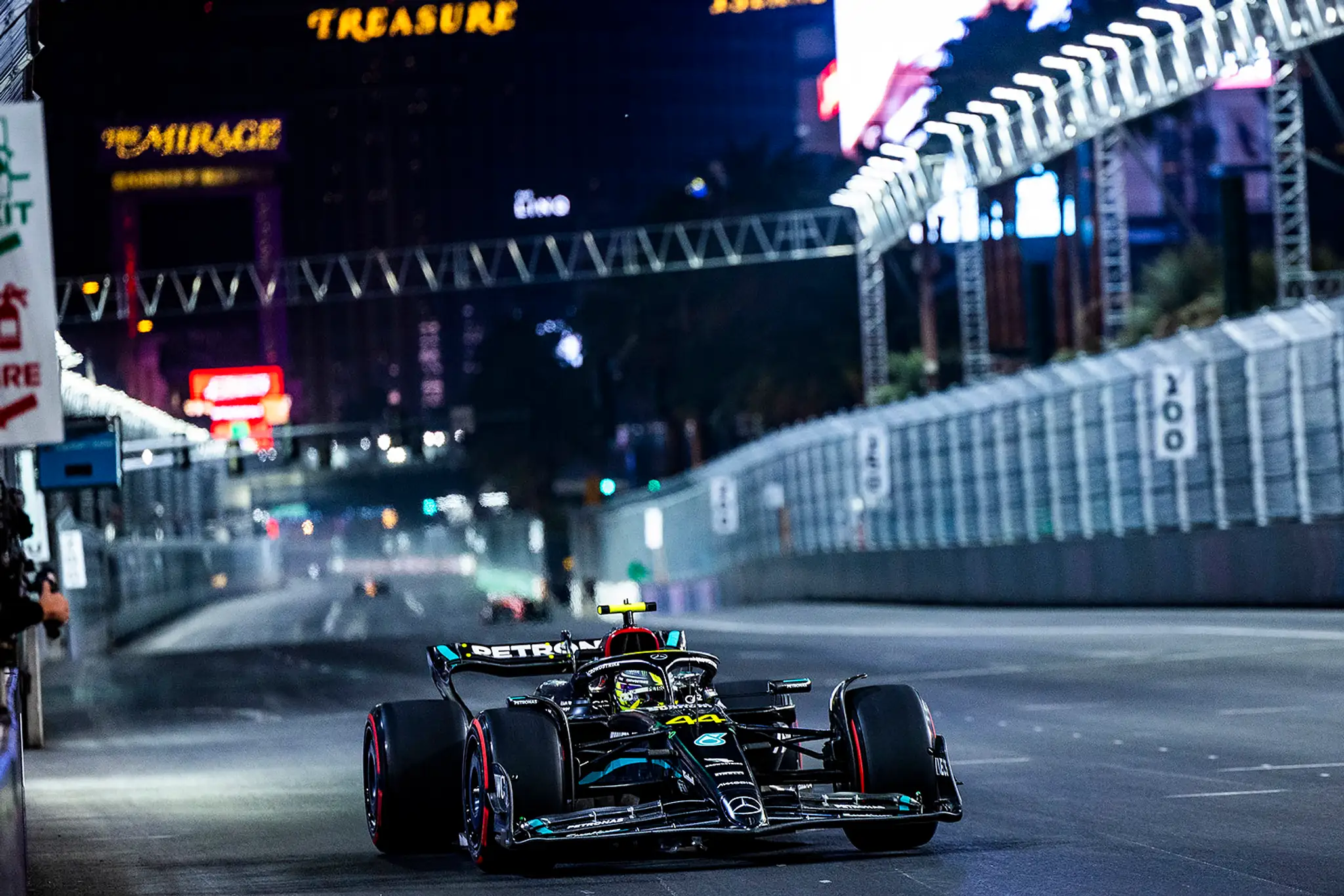 Lewis Hamilton na svojom monoposte.