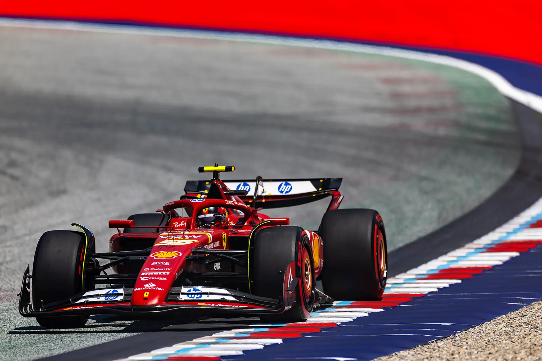 Španiel Carlos Sainz na Ferrari.