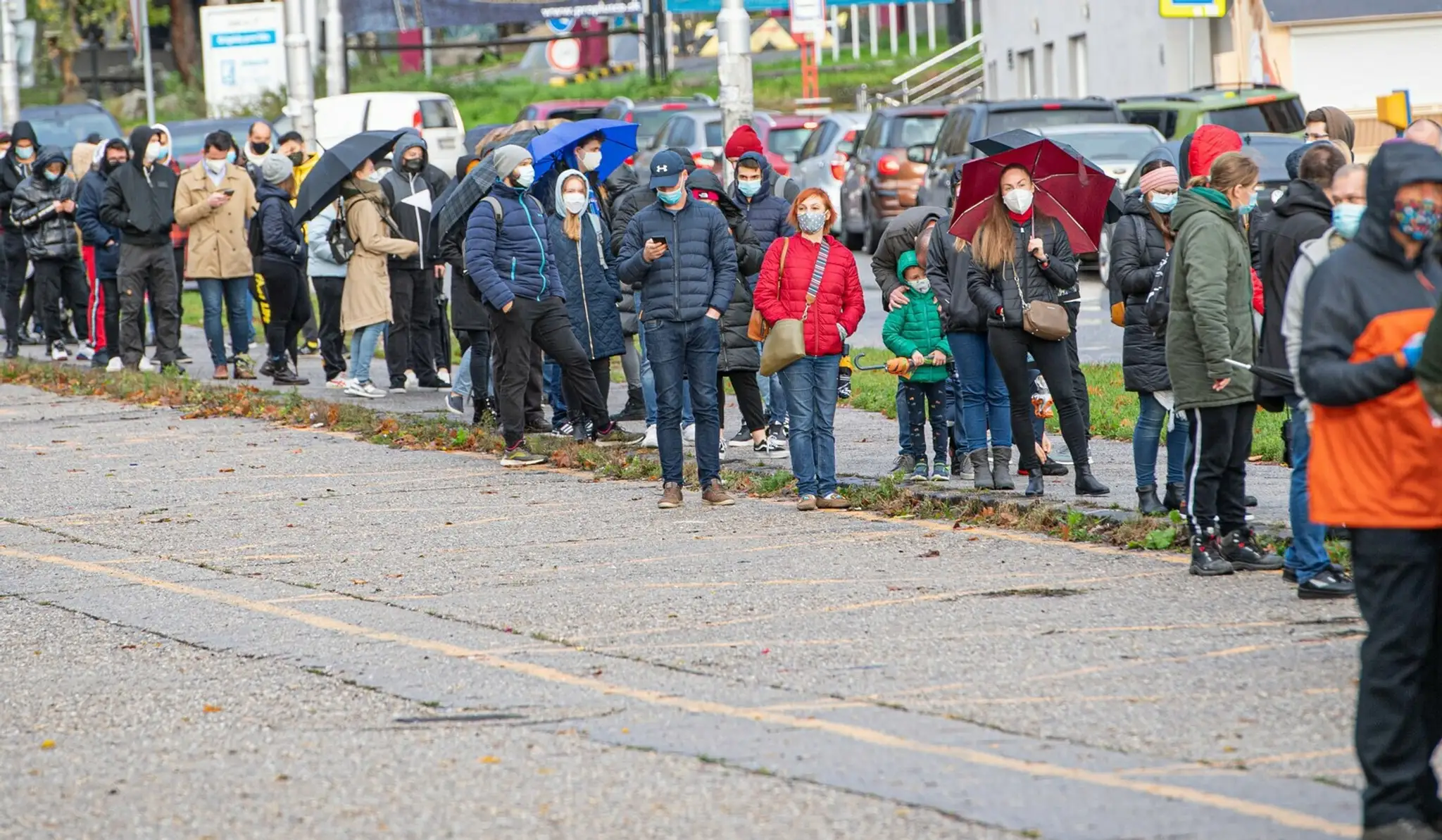 Testovanie pri amfiteátri v Košiciach.