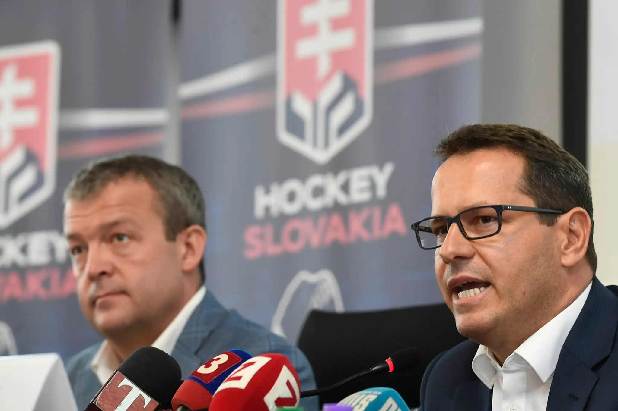 Na snímke sprava prezident SZĽH Martin Kohút a predseda Trenčianskeho samosprávneho kraja Jaroslav Baška.