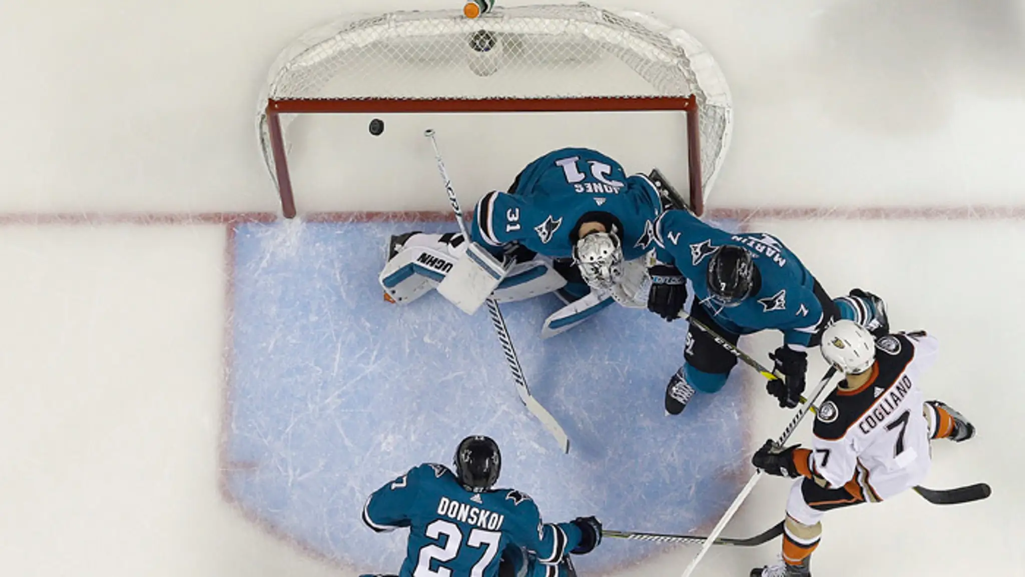 Sharks zdolali Anaheim aj vo štvrtom zápase.
