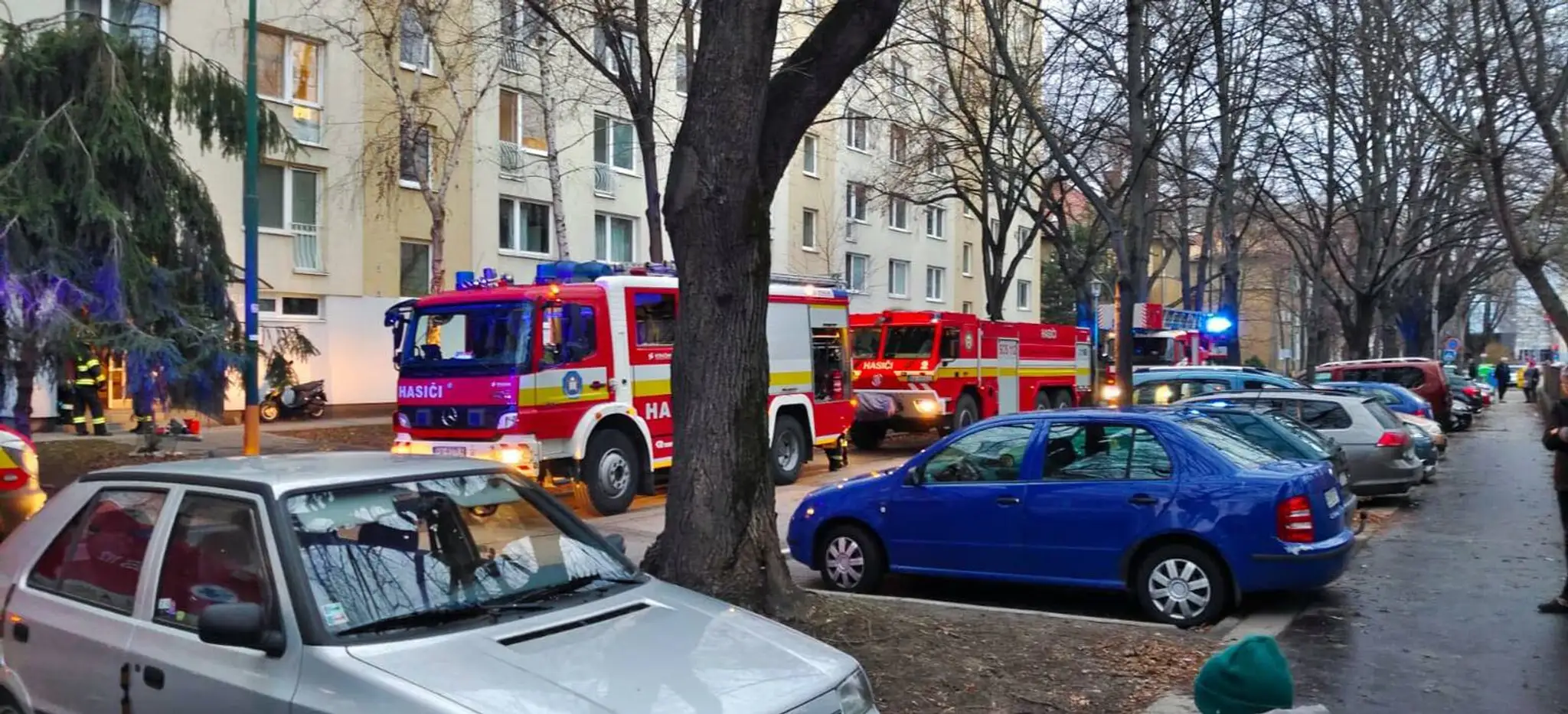 Tragický požiar v Ružinove: V jednoizbovom byte zahynuli dve osoby