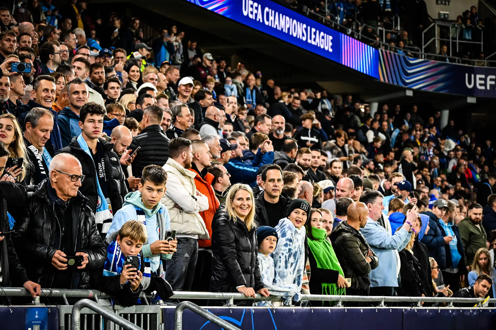 Atmosféra na zápase Slovan - Manchester City