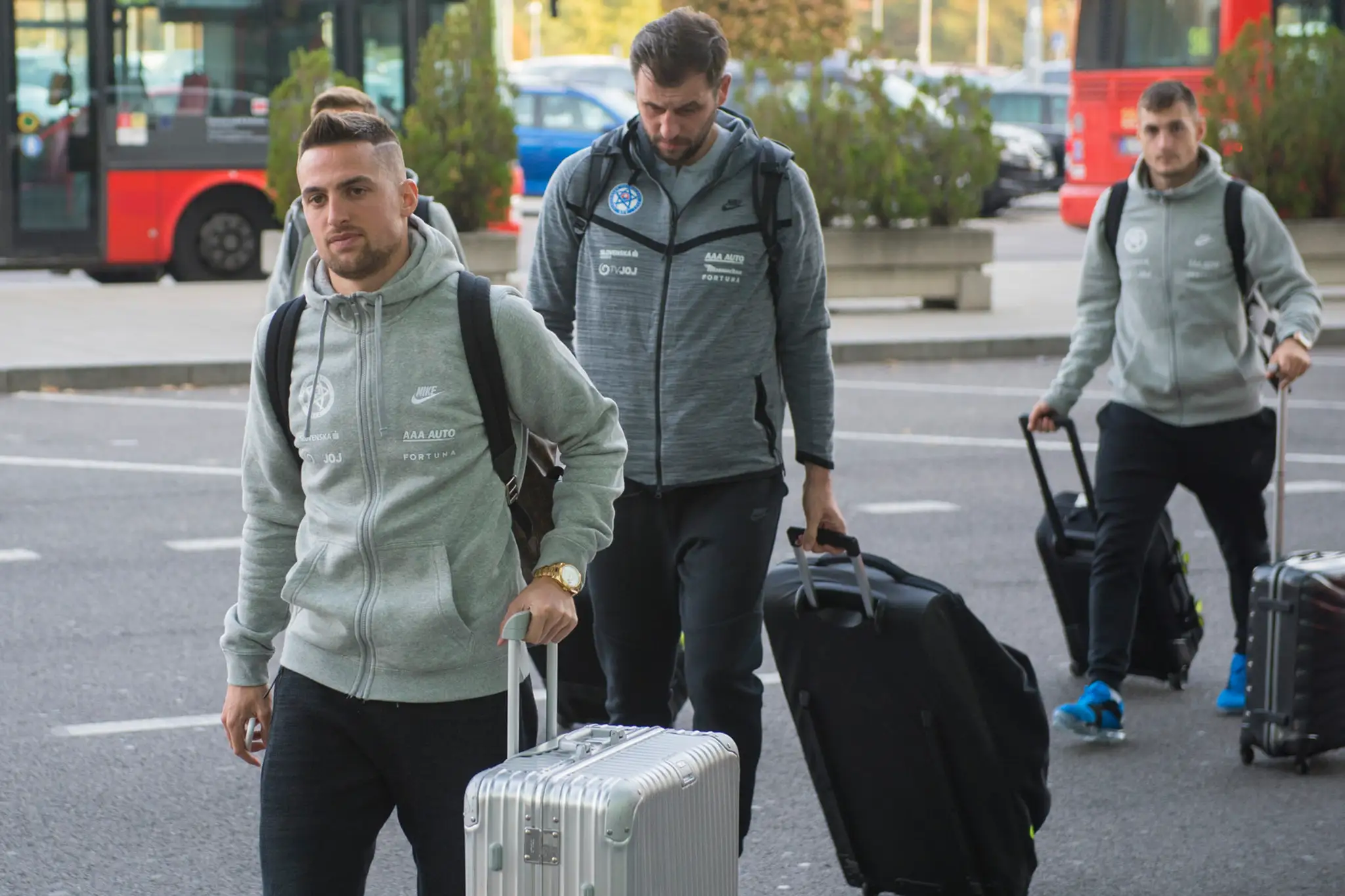 Slovenskí futbalisti odleteli do Švédska