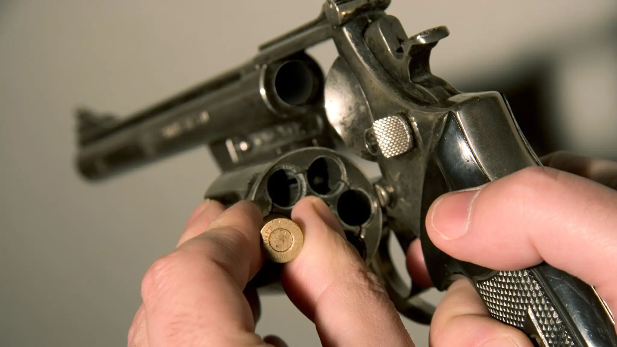 Revolver, ruská ruleta, zbraň (ilustračná snímka)
