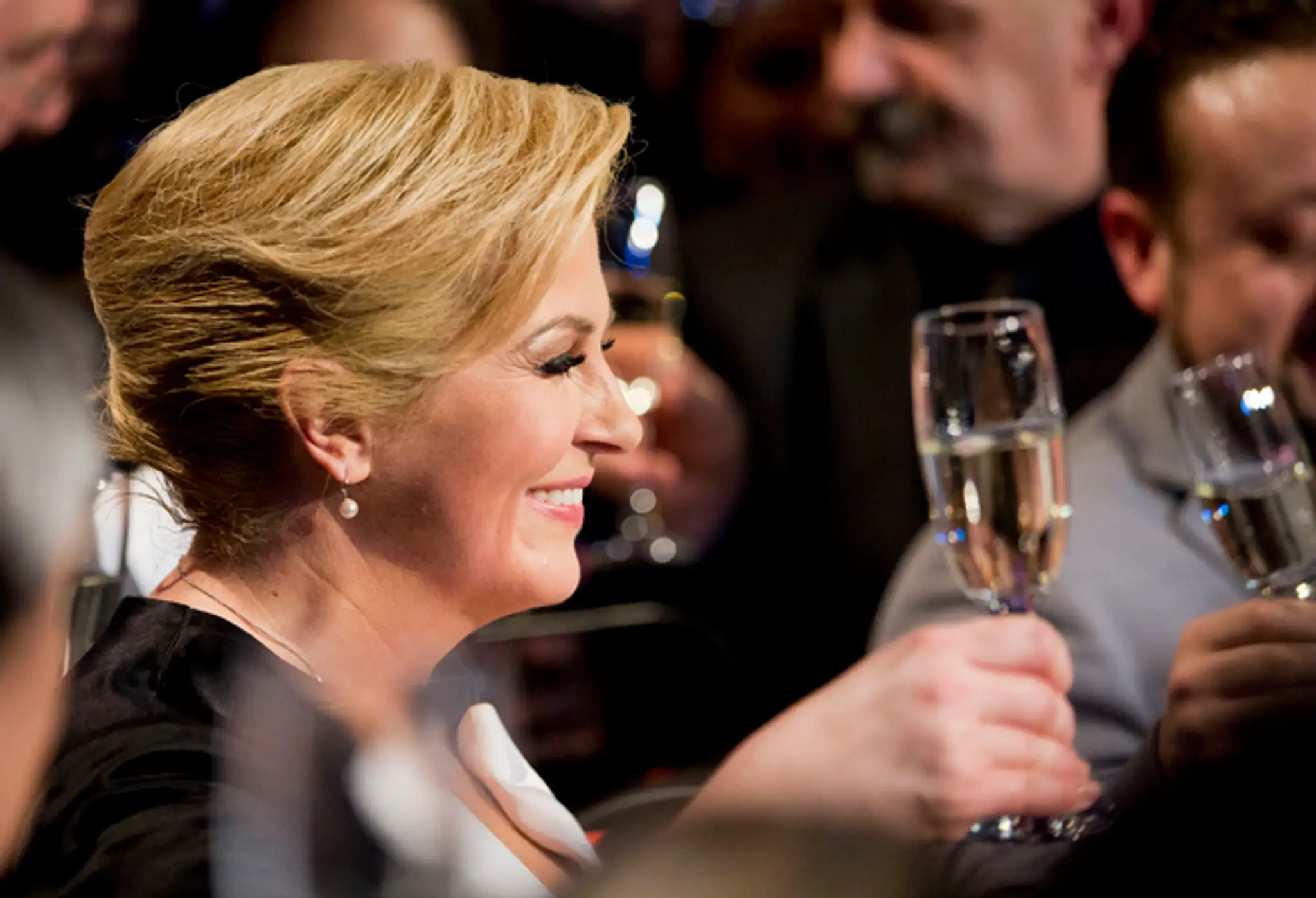 Chorvátska prezidentka Kolinda Grabarová-Kitarovičová oslavuje víťazstvo.
