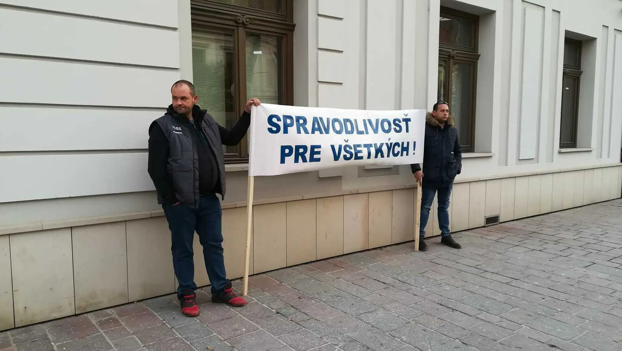 Súd v Prešove rozhoduje o trojici obvinených za výbuch.