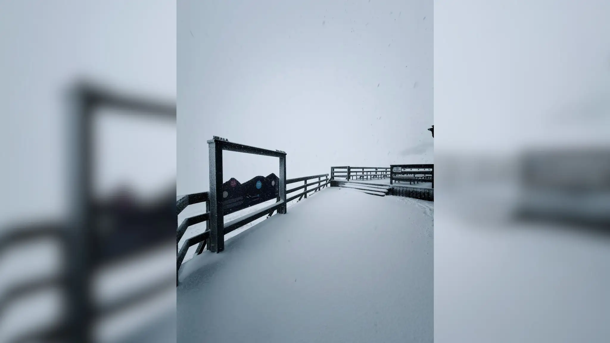 Slovenské hory sa zafarbili na bielo.
