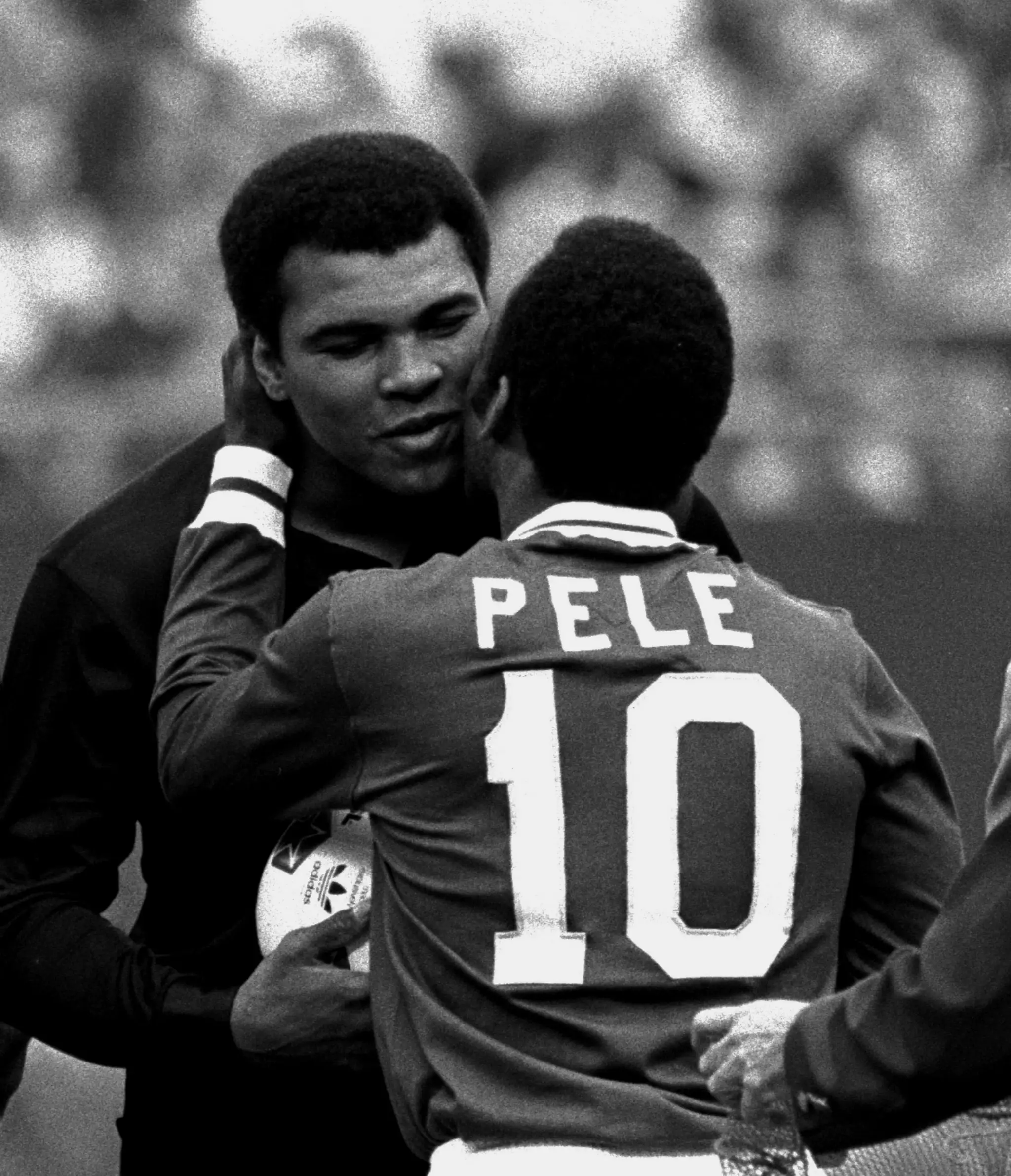 Pelé a Muhammad Ali na štadióne New York Cosmos v roku 1977.