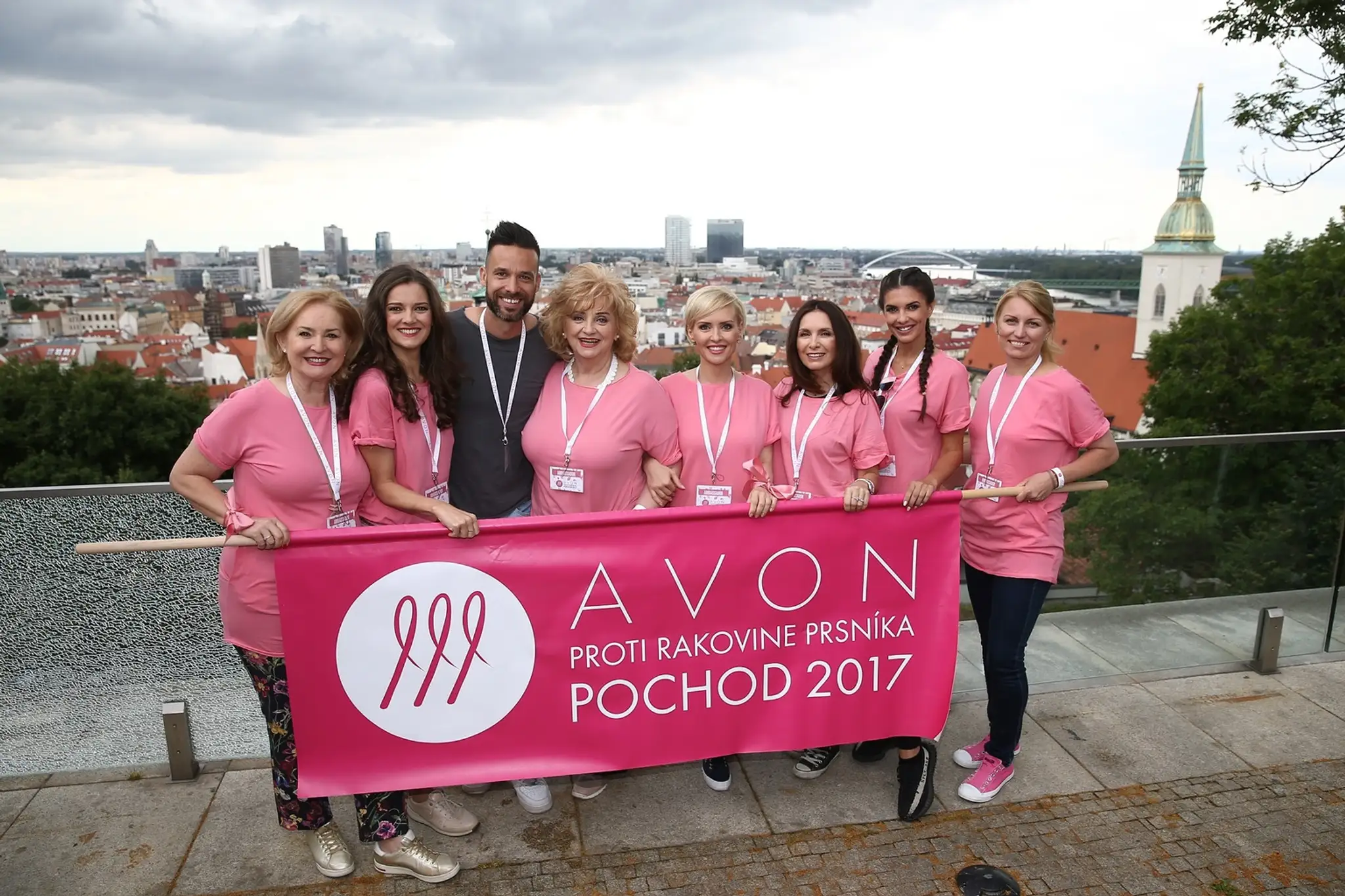 AVON Pochod_3.jpg