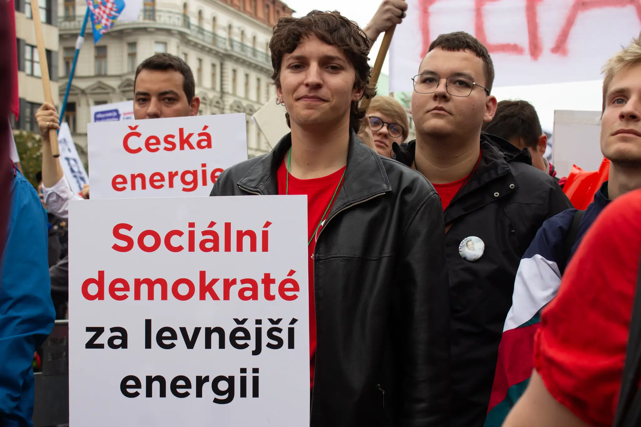 Českí odborári demonštrovali na pražskom Václavskom námestí.