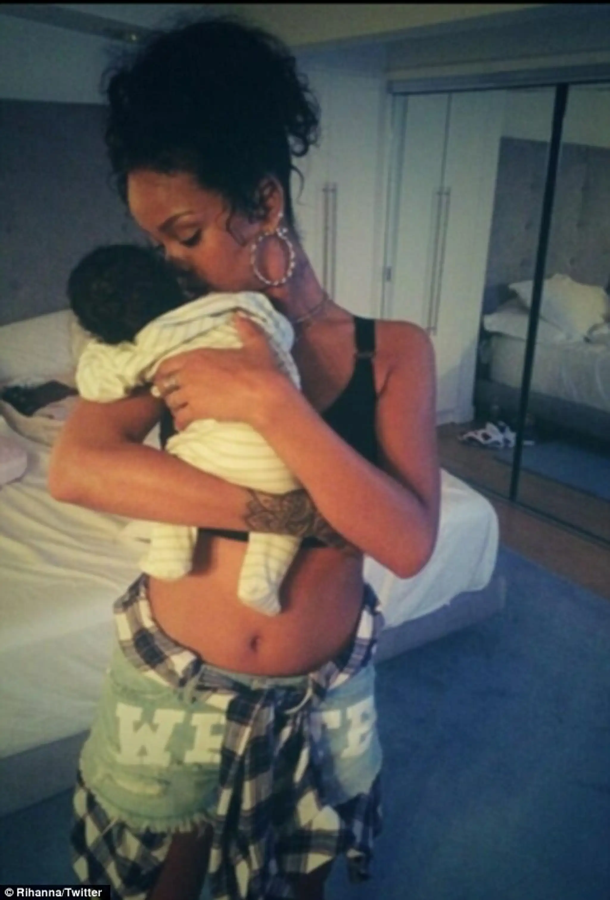 rihanna3.jpg
