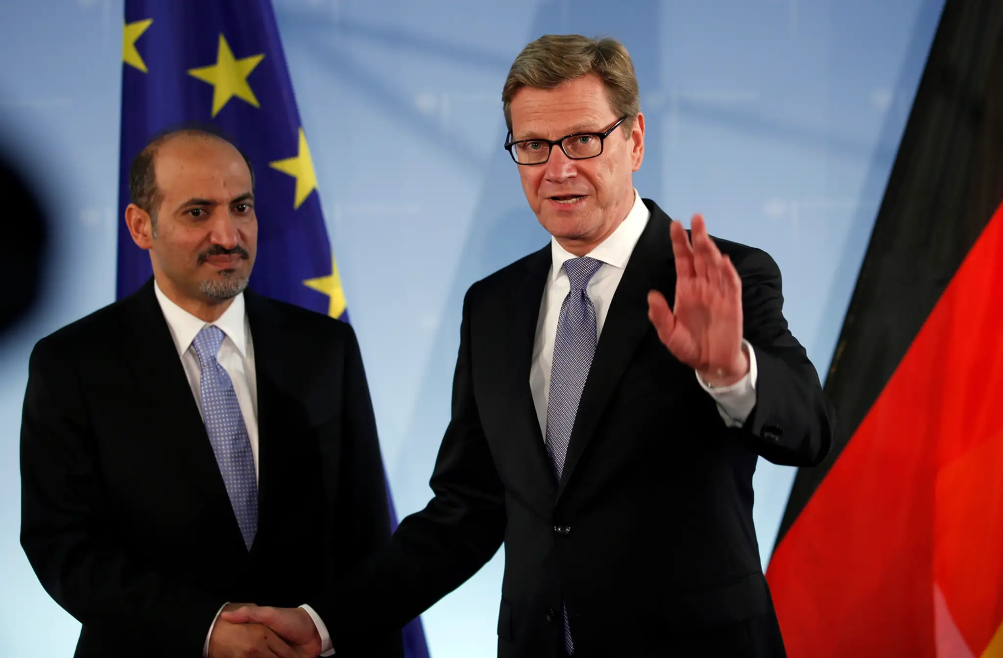 Nemecký minister zahraničných vecí Guido Westerwelle (vpravo)