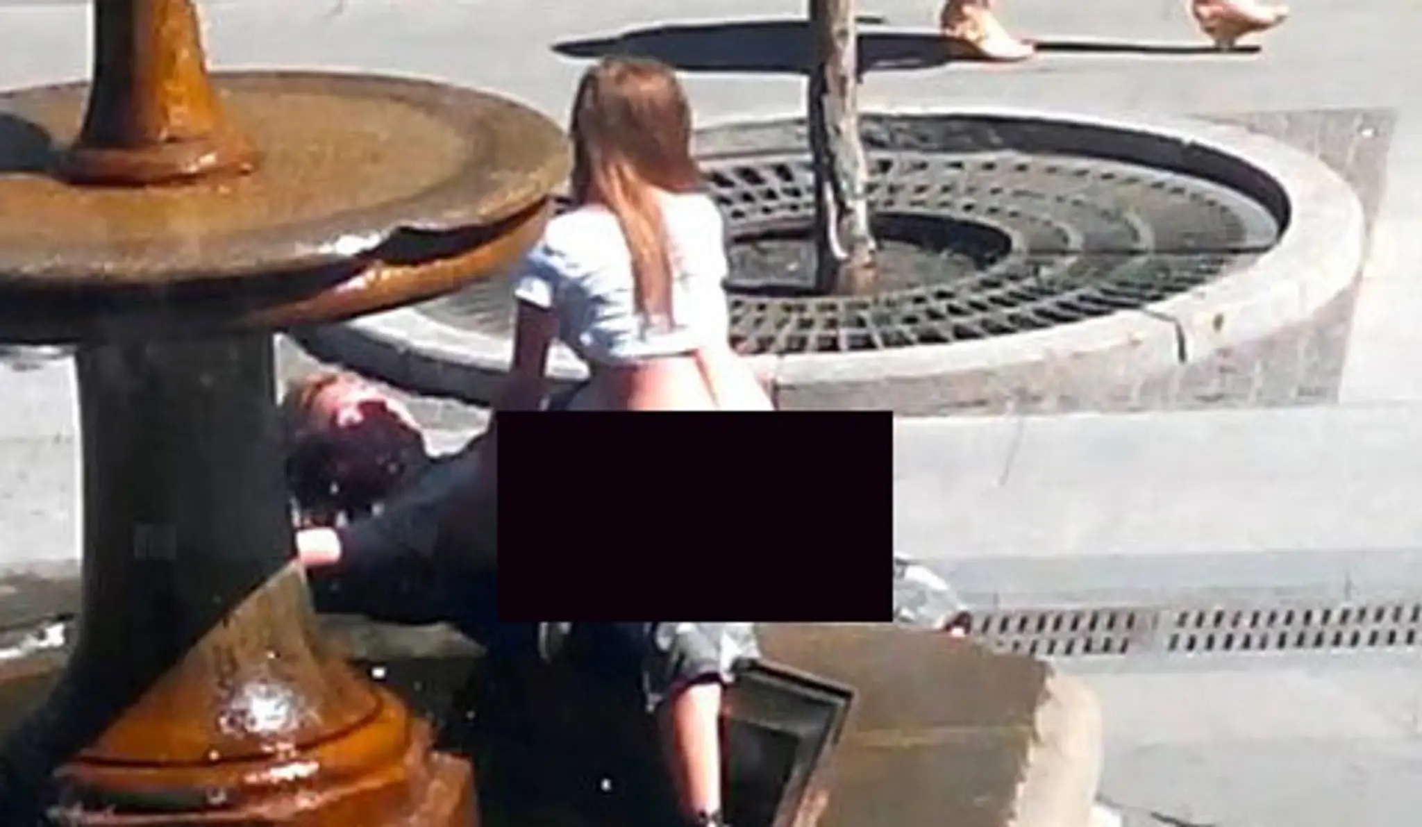 sex na fontane.jpg