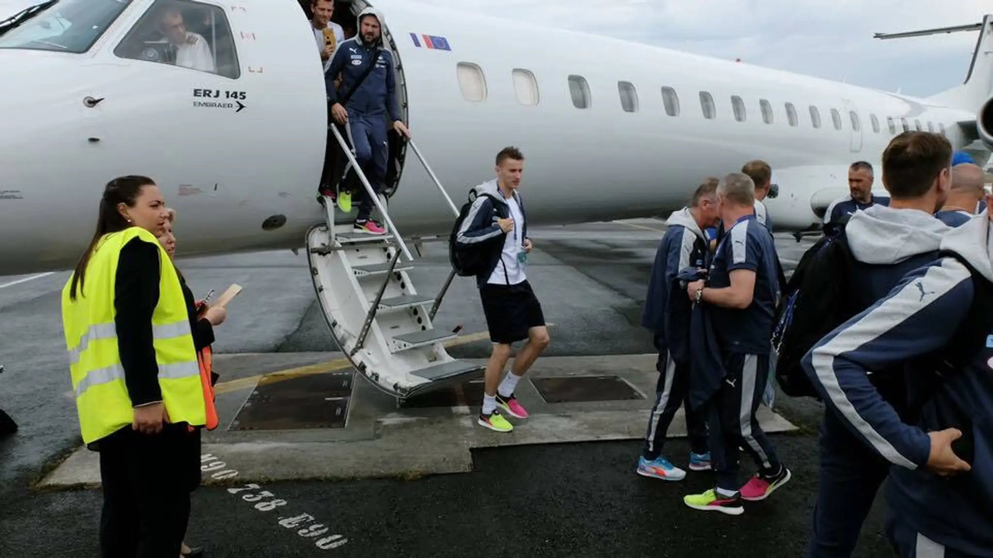 Príchod našich hráčov do Bordeaux.