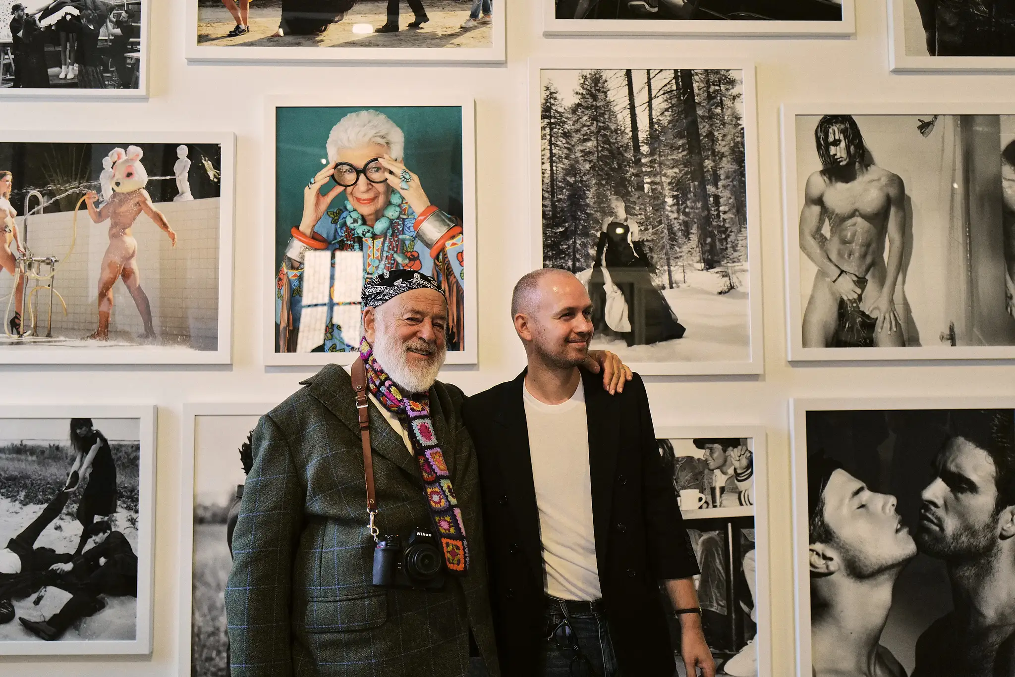 Bruce Weber a producent výstavy Milosh Harajda