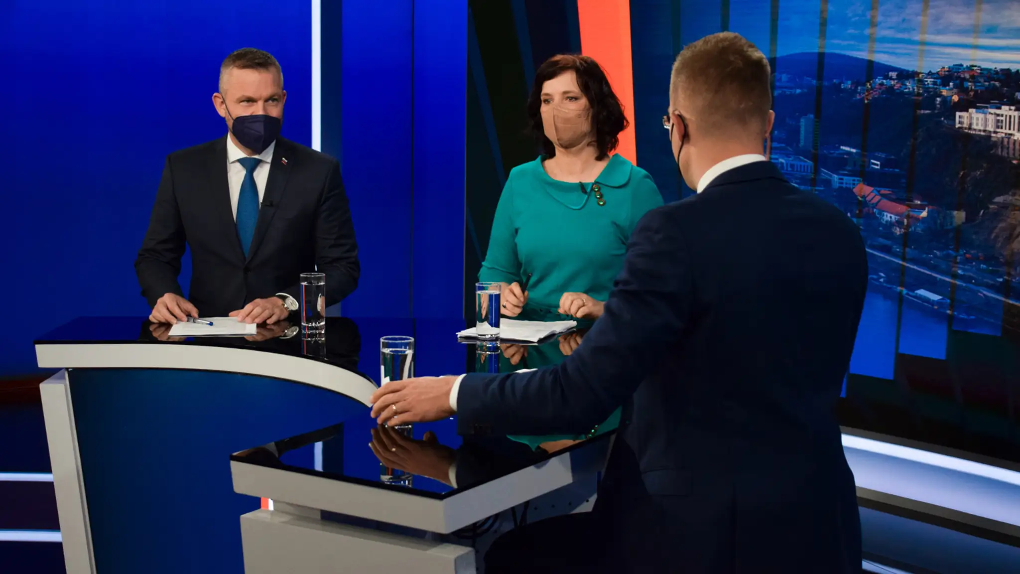 Peter Pellegrini a Veronika Remišová v Na telo.