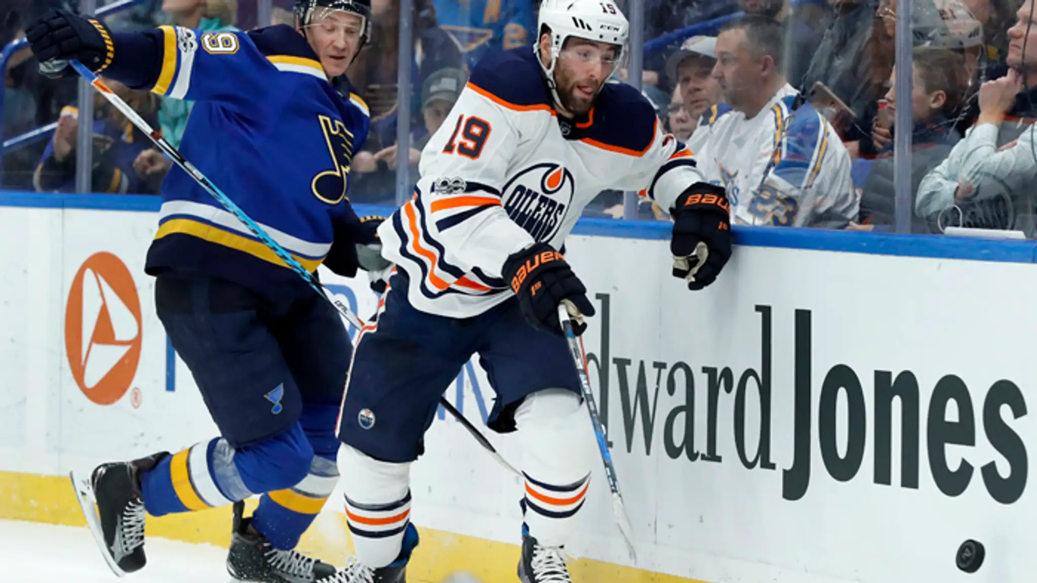 Hokejisti St. Louis rozstrieľali v domácom zápase NHL Edmonton. 