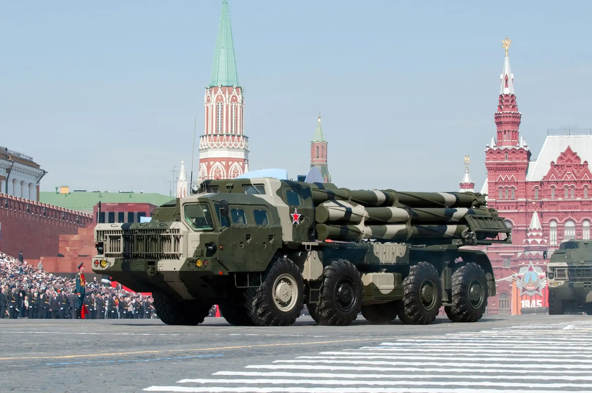 smerch BM-30, salvový raketomet