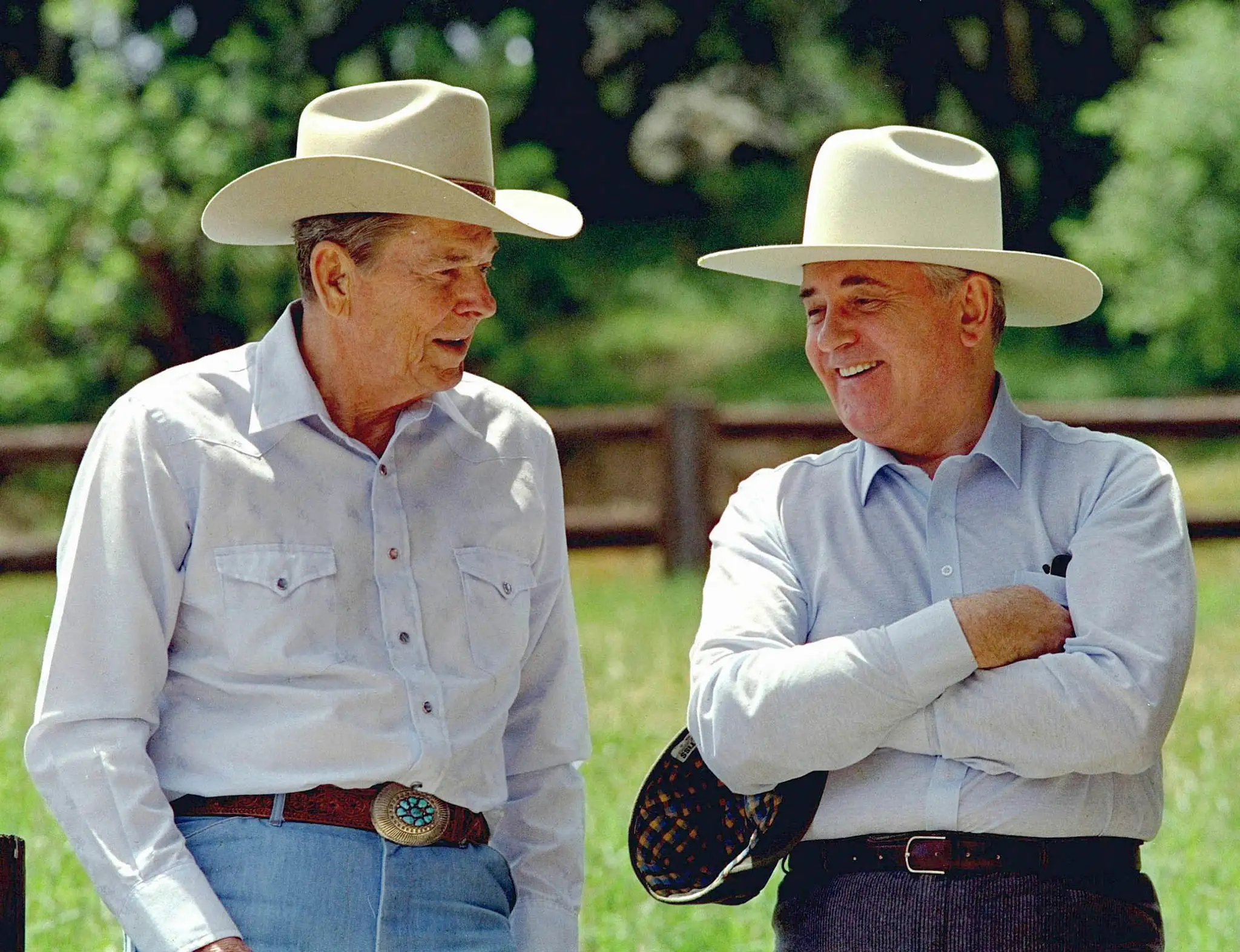 Sprava Michal Gorbačov a americký exprezident Ronald Reagan na snímke z roku 1992.