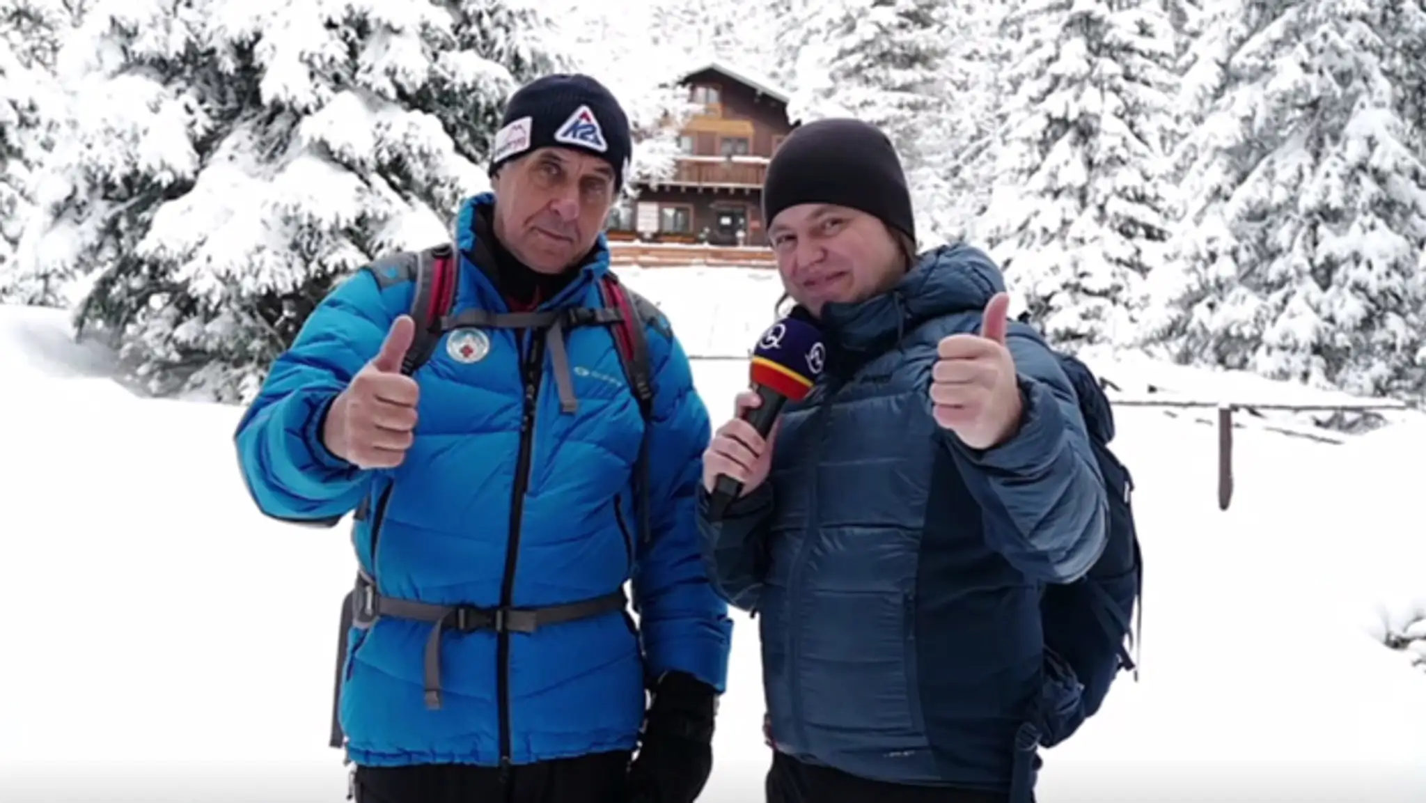 Chata pod Rysmi vo Vysokých Tatrách poškodená lavínou v januári 2000, trosky z chaty sa našli aj cca 400 m pod ňou.