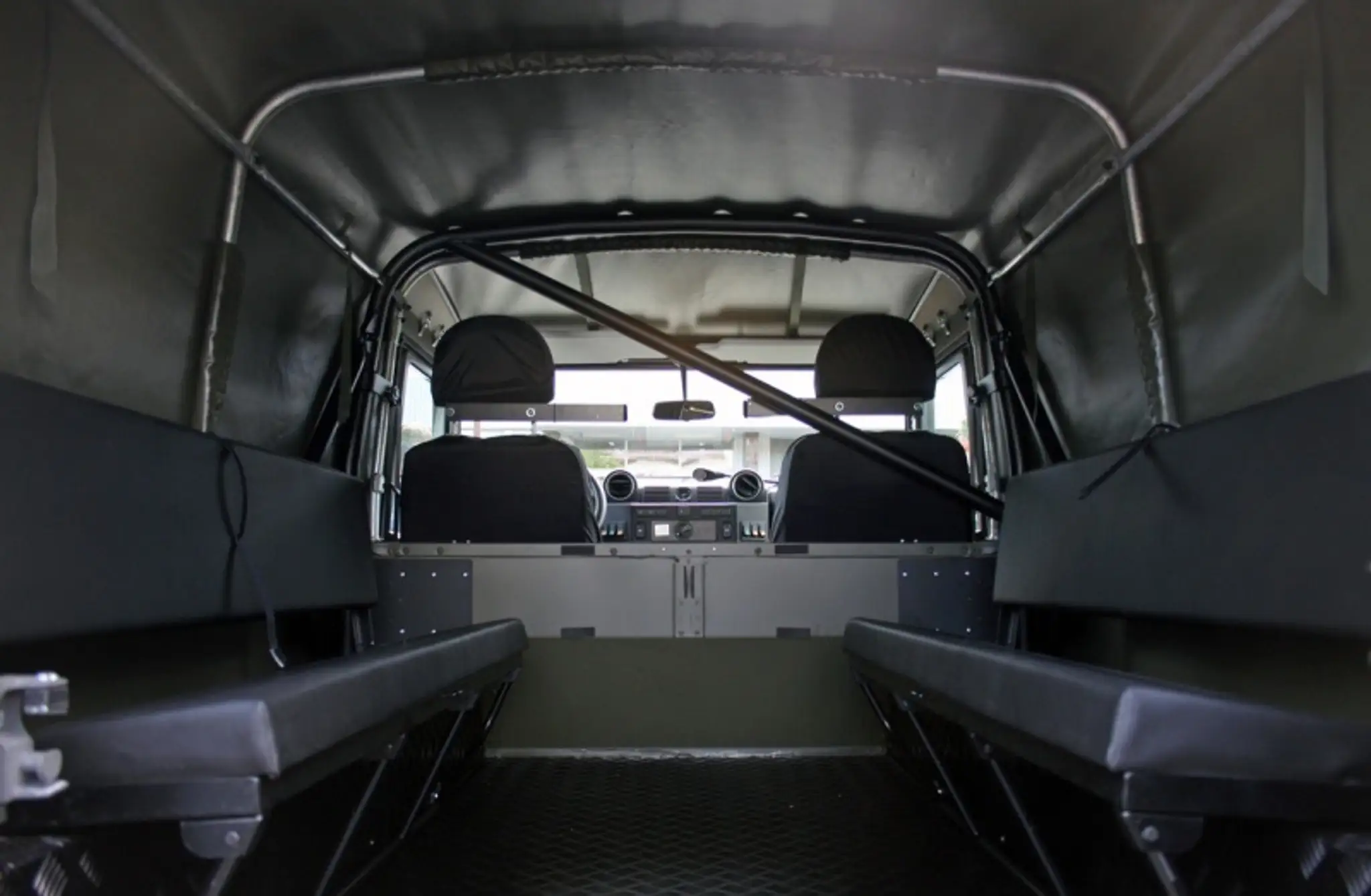 Interiér nových vozidiel Land Rover