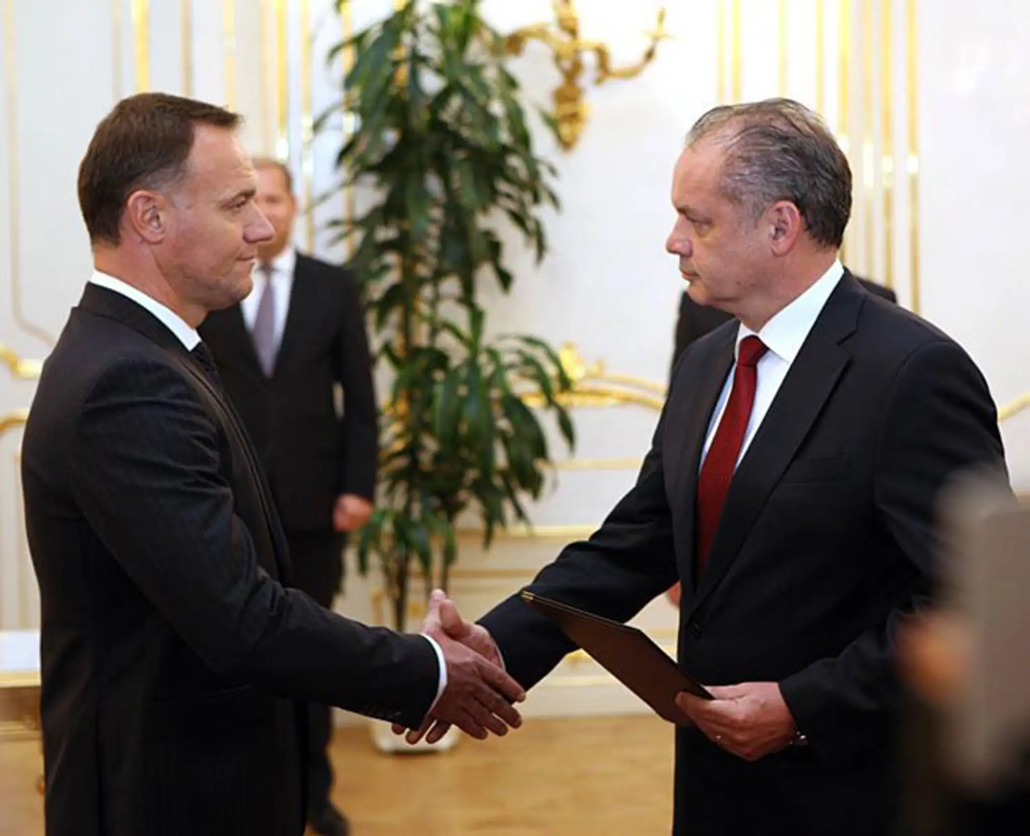 Prezident Andrej Kiska vymenoval ministra zdravotníctva Viliama Čisláka.