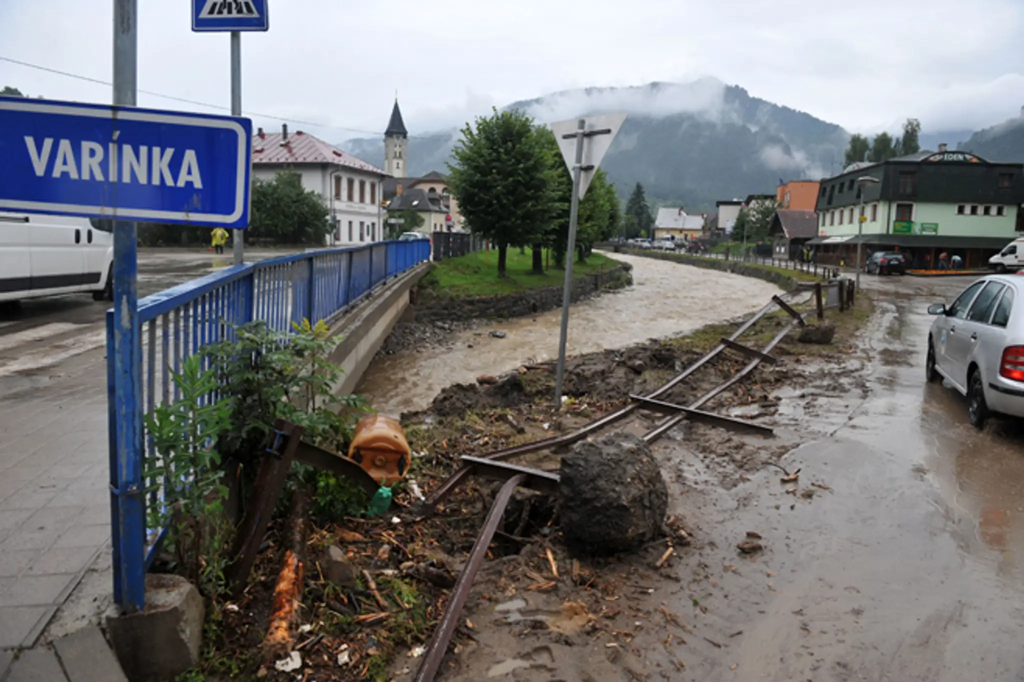 Vrátnu dolinu postihla popoludní  21. júla zničujúca povodeň.