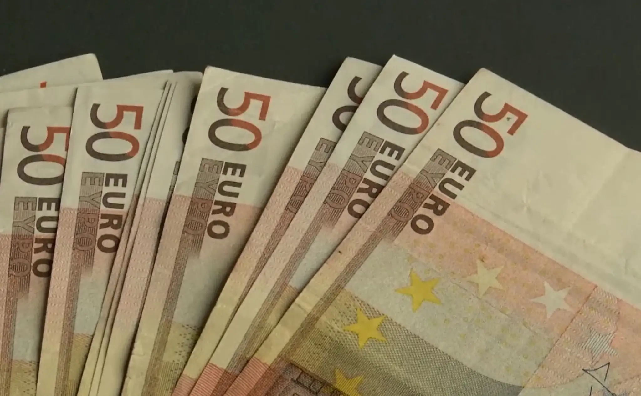Pár šťastlivcov si každý mesiac prilepší o tisíc eur