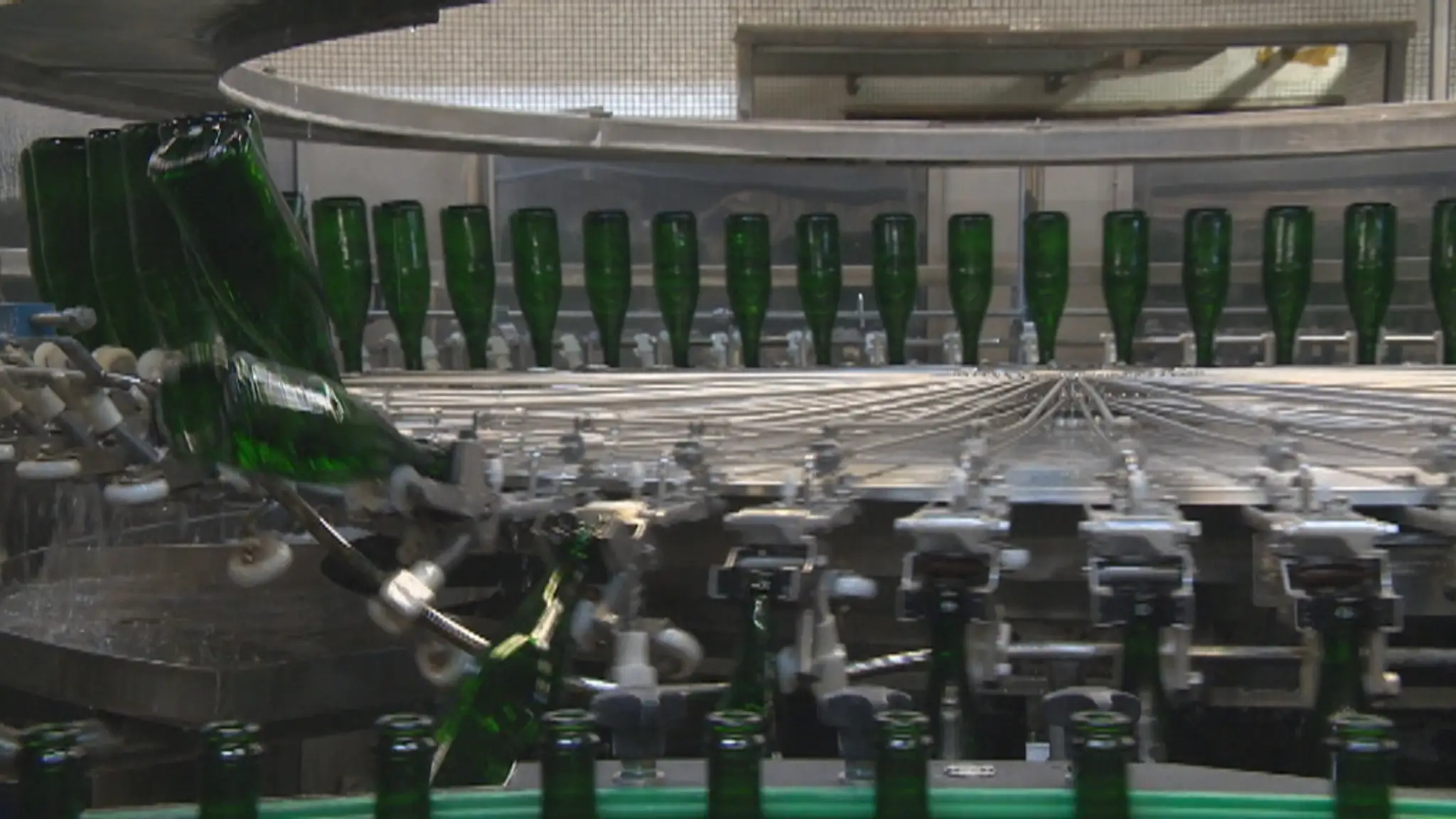 Poplatky za recykláciu skla išli hore až o 500 percent.