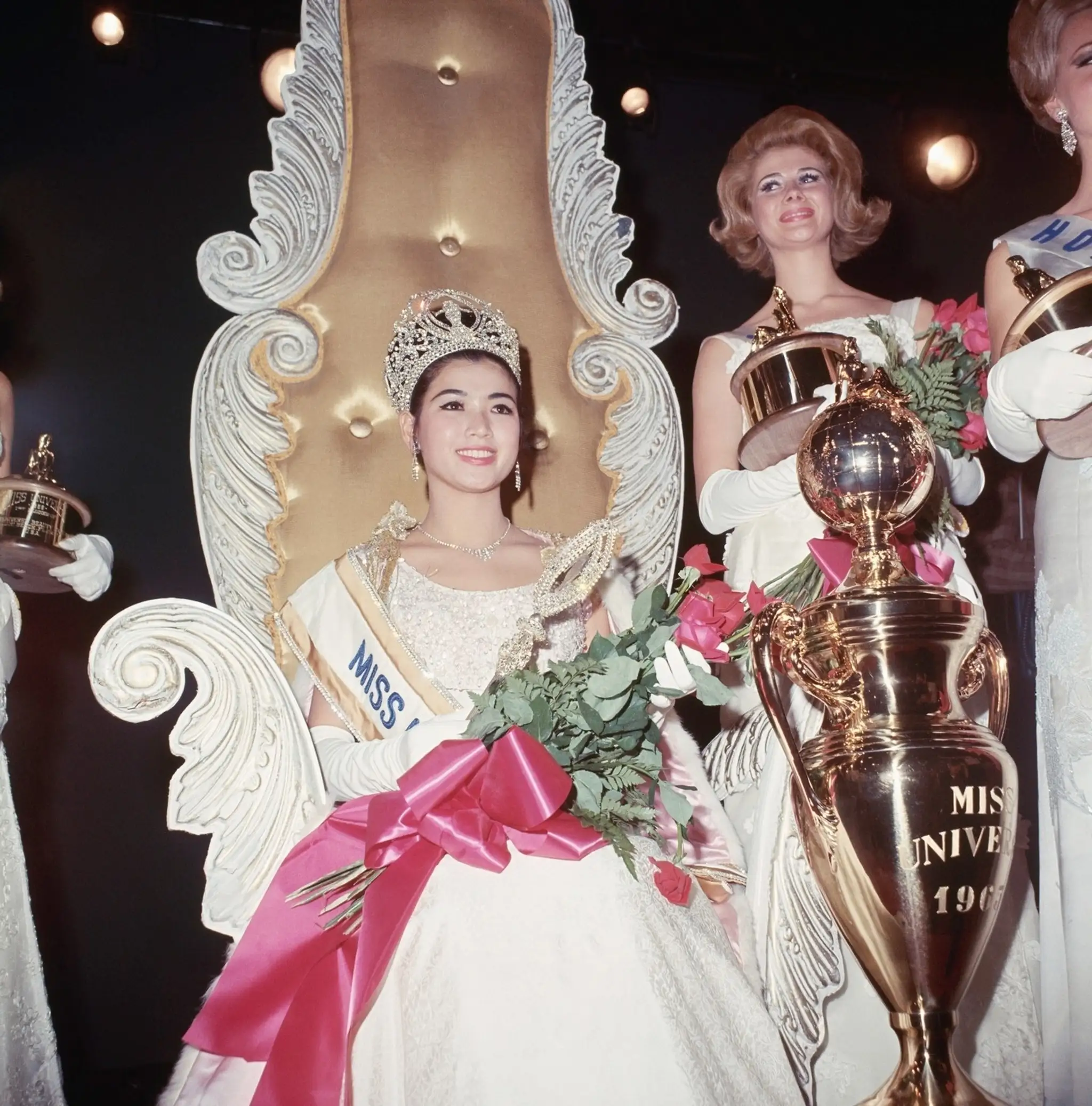 Apasra Hongsakula ako Miss Universe.