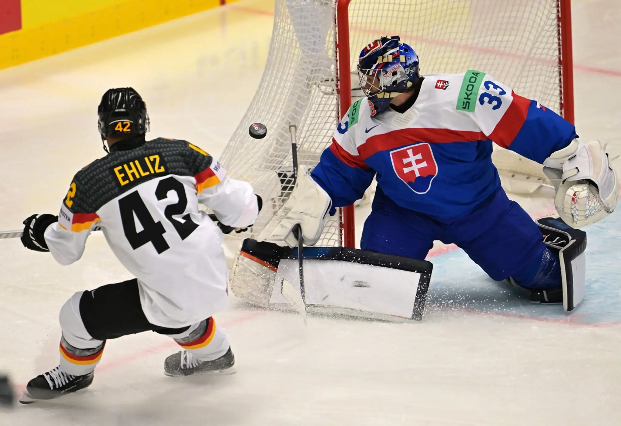 Škorvanek likviduje strelu Ehliza.