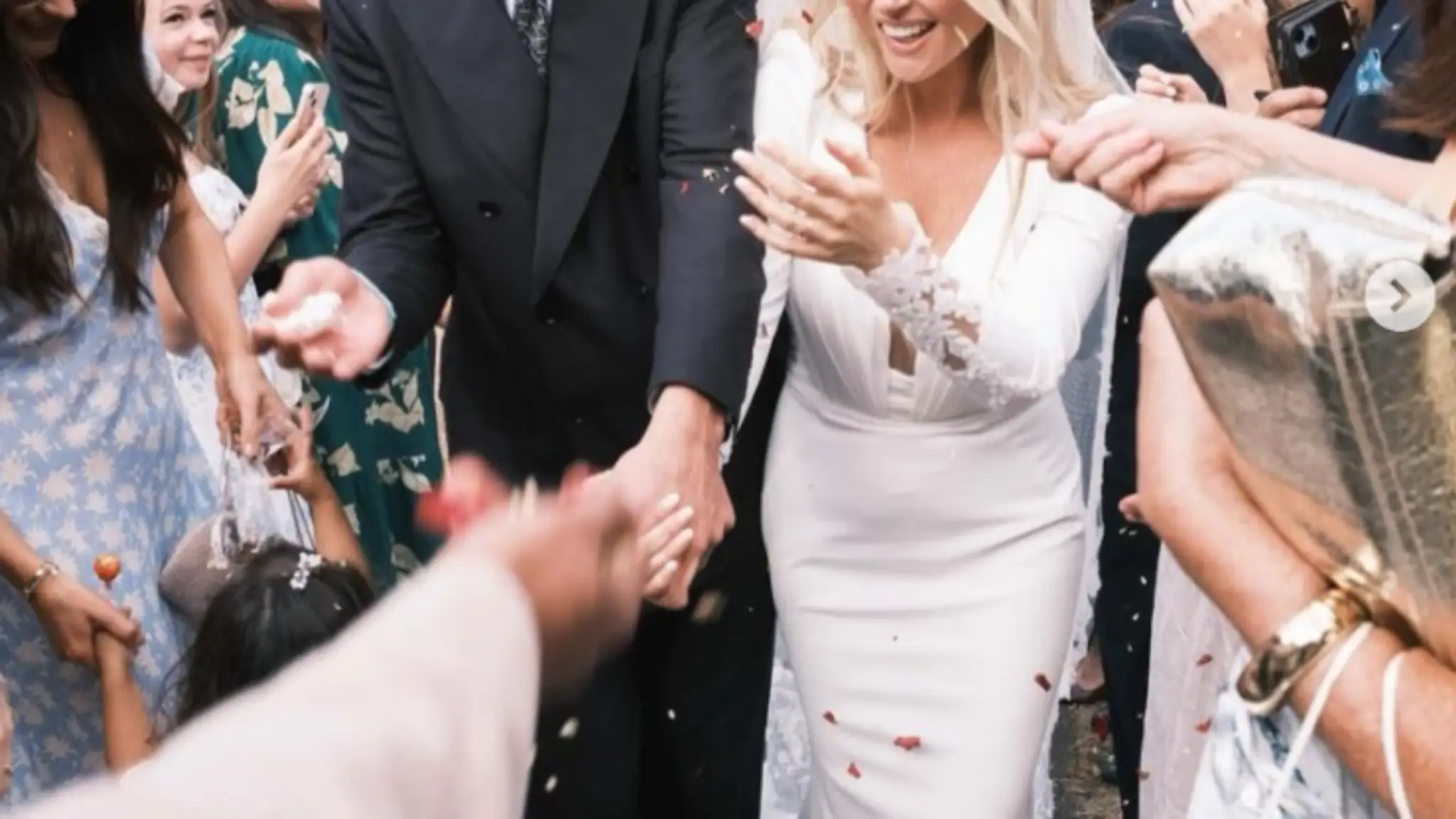Emily Atack sa vydala za dlhoročného partnera. 